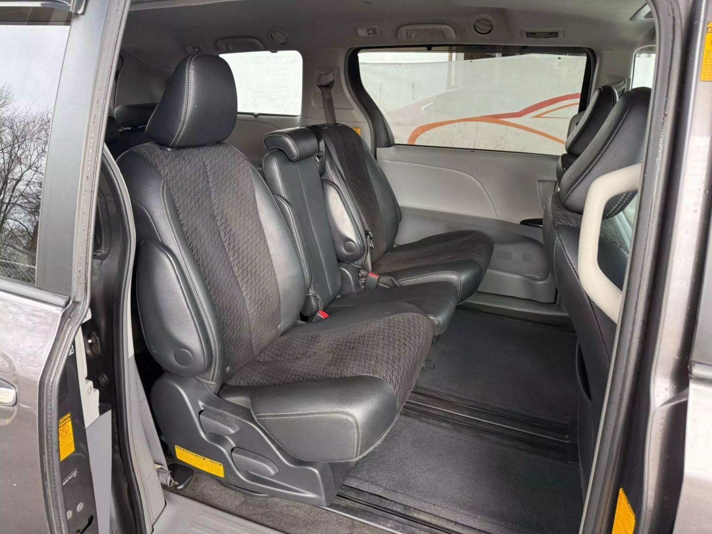 2013 Toyota Sienna - Image 24
