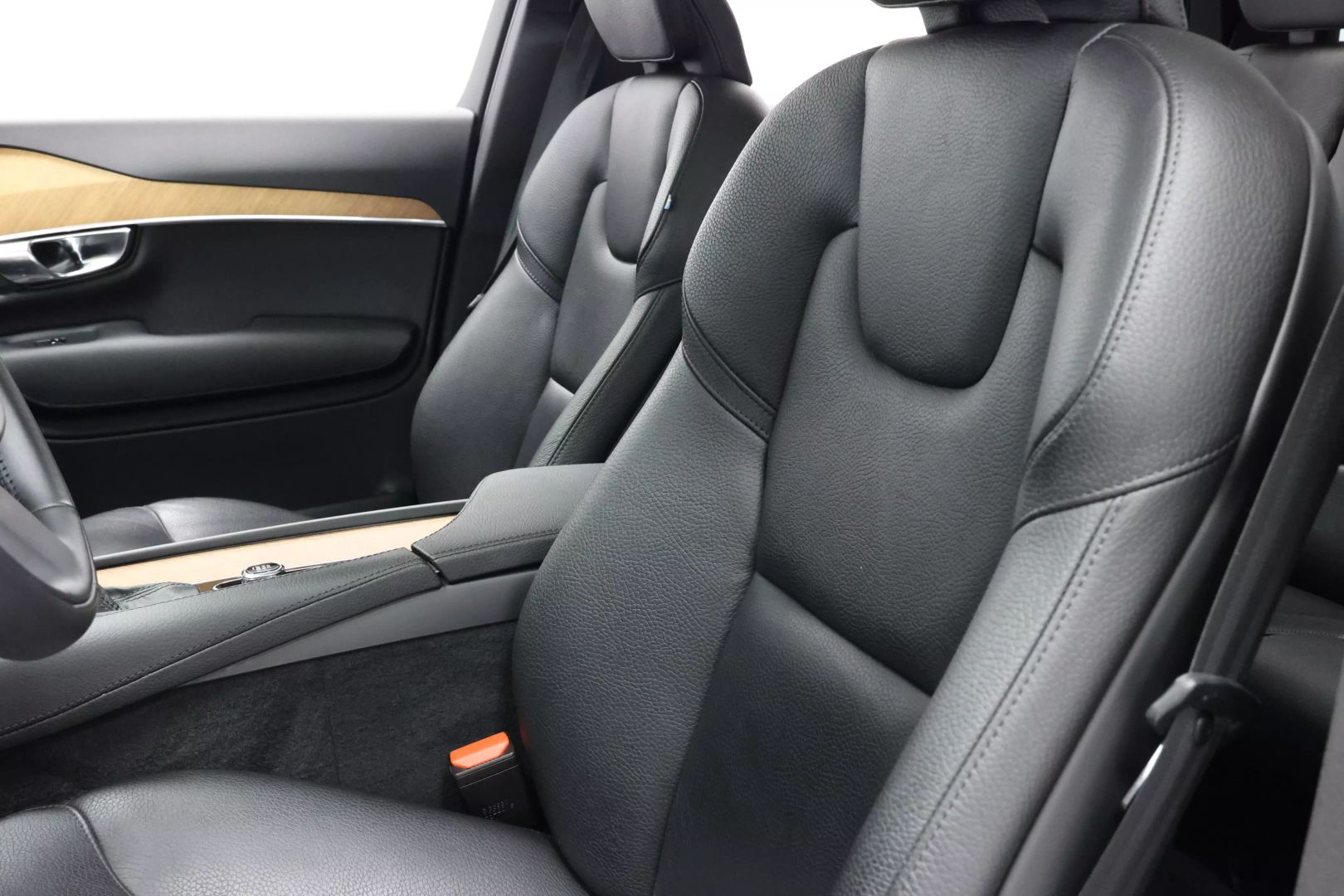 2022 Volvo Xc90 - Image 17