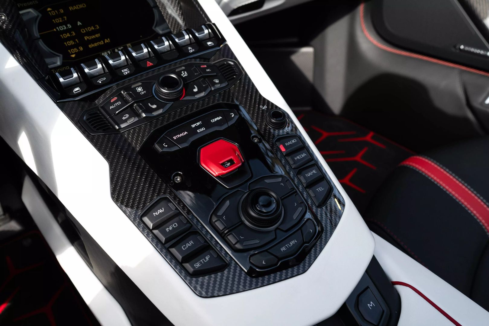 2021 Lamborghini Aventador - Image 64