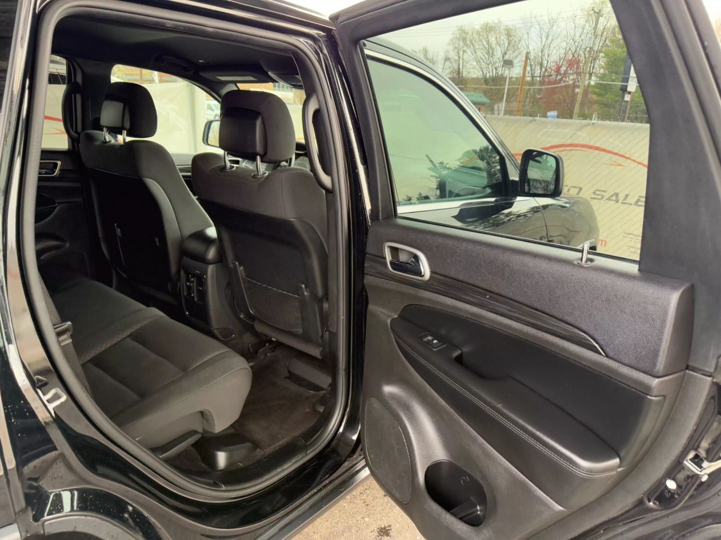 2019 Jeep Grand Cherokee - Image 21