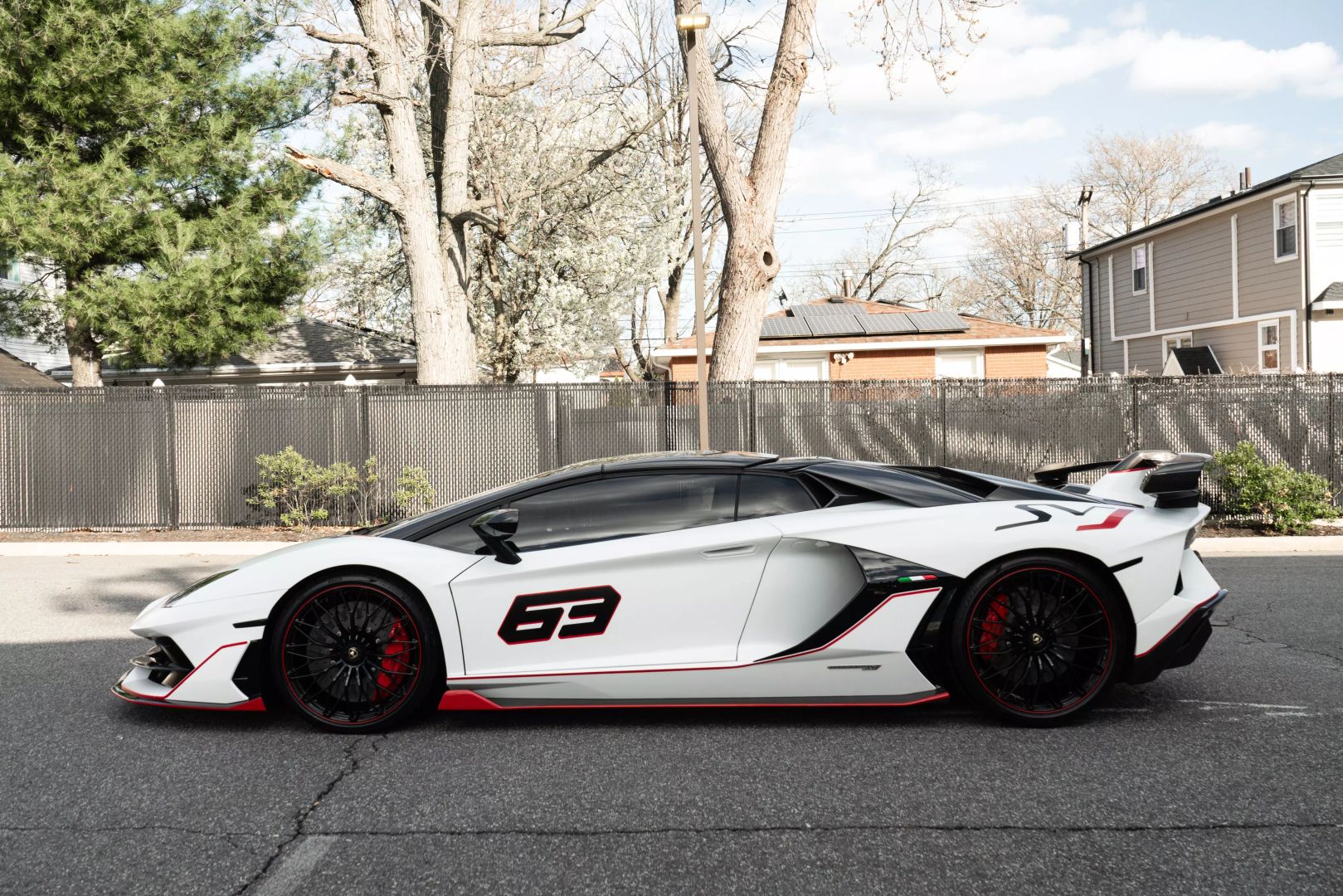 2021 Lamborghini Aventador - Image 23