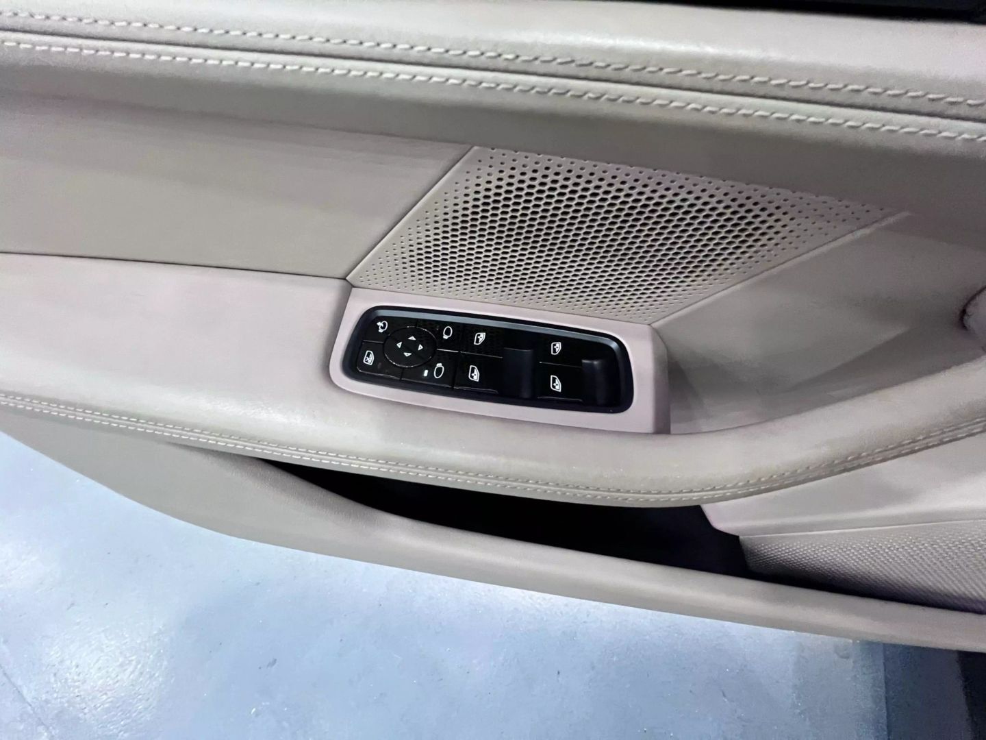 2020 Porsche Taycan 4s Sedan 4d - Image 51
