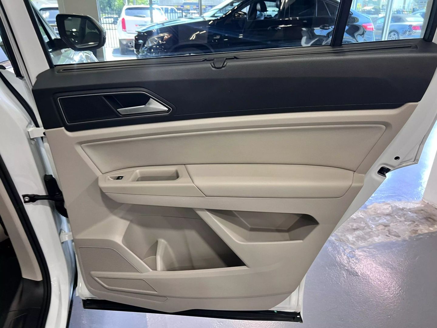 2019 Volkswagen Atlas Sel R-line Sport Utility 4d - Image 22