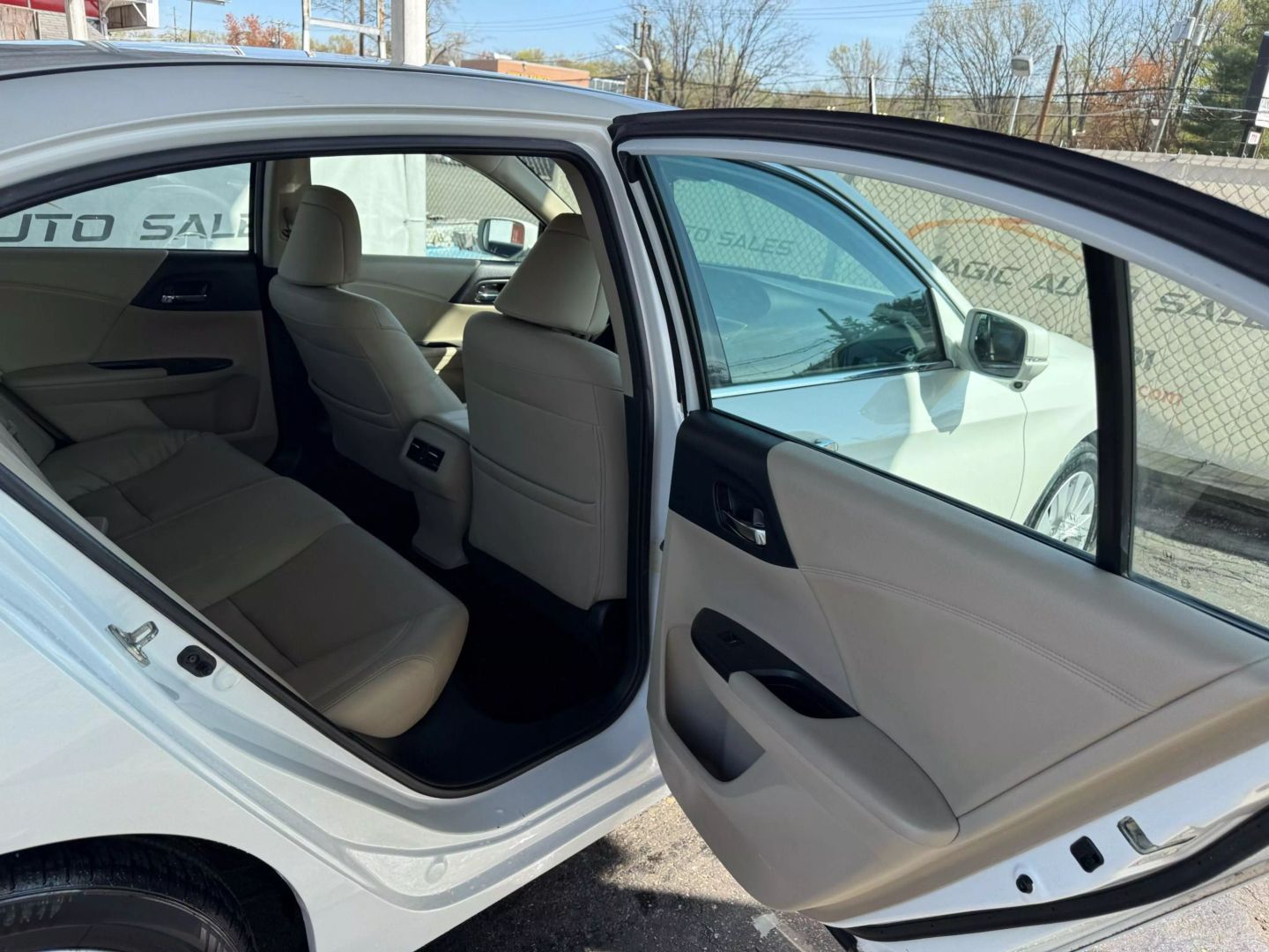 2015 Honda Accord - Image 21