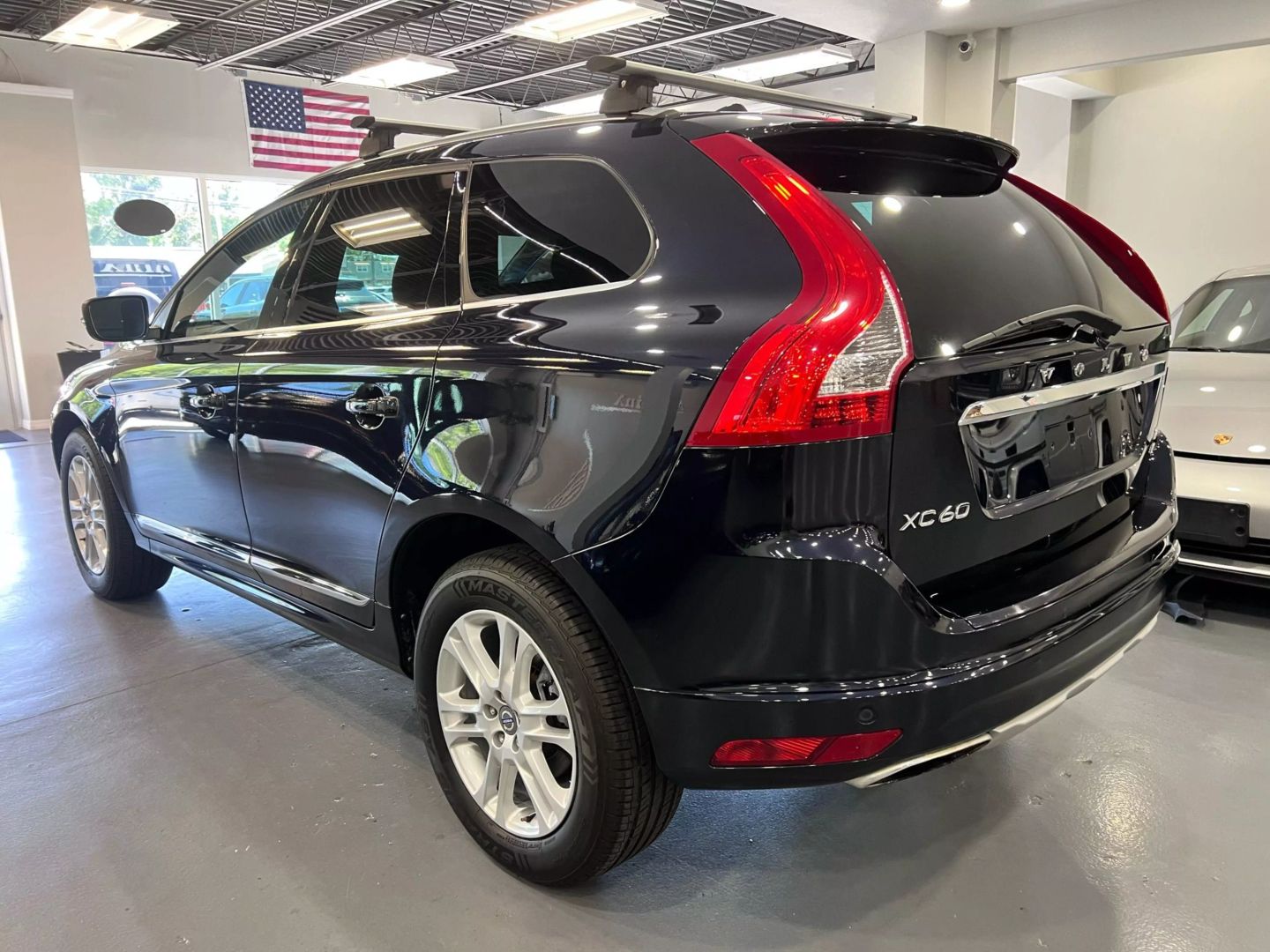 2016 Volvo Xc60 T5 Platinum Sport Utility 4d - Image 5
