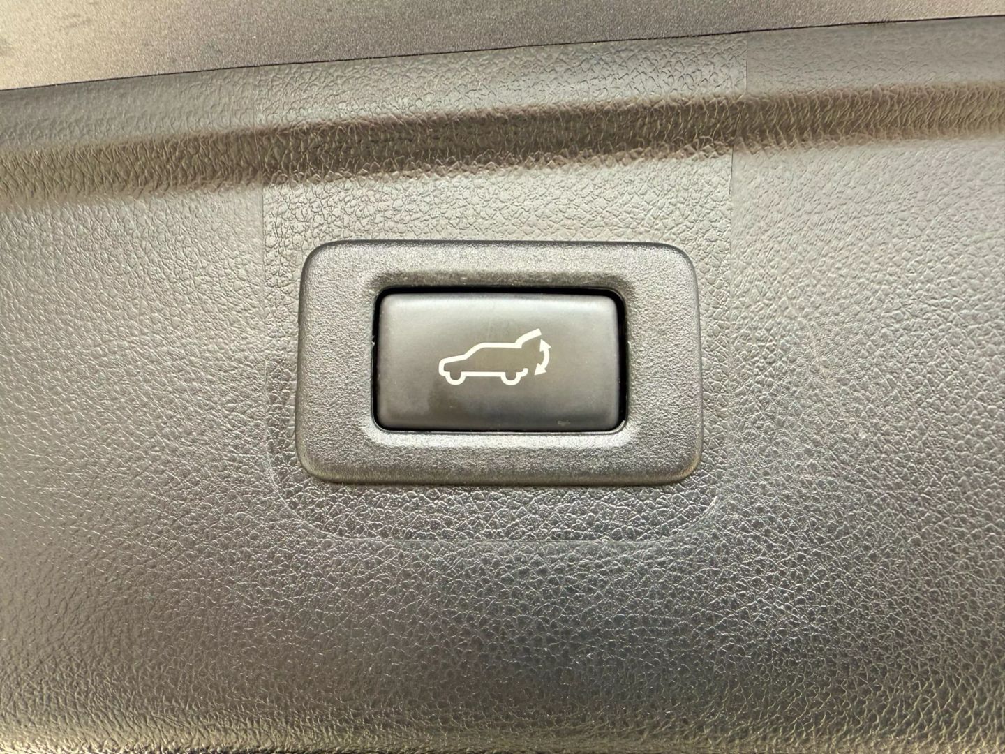2016 Subaru Outback - Image 13