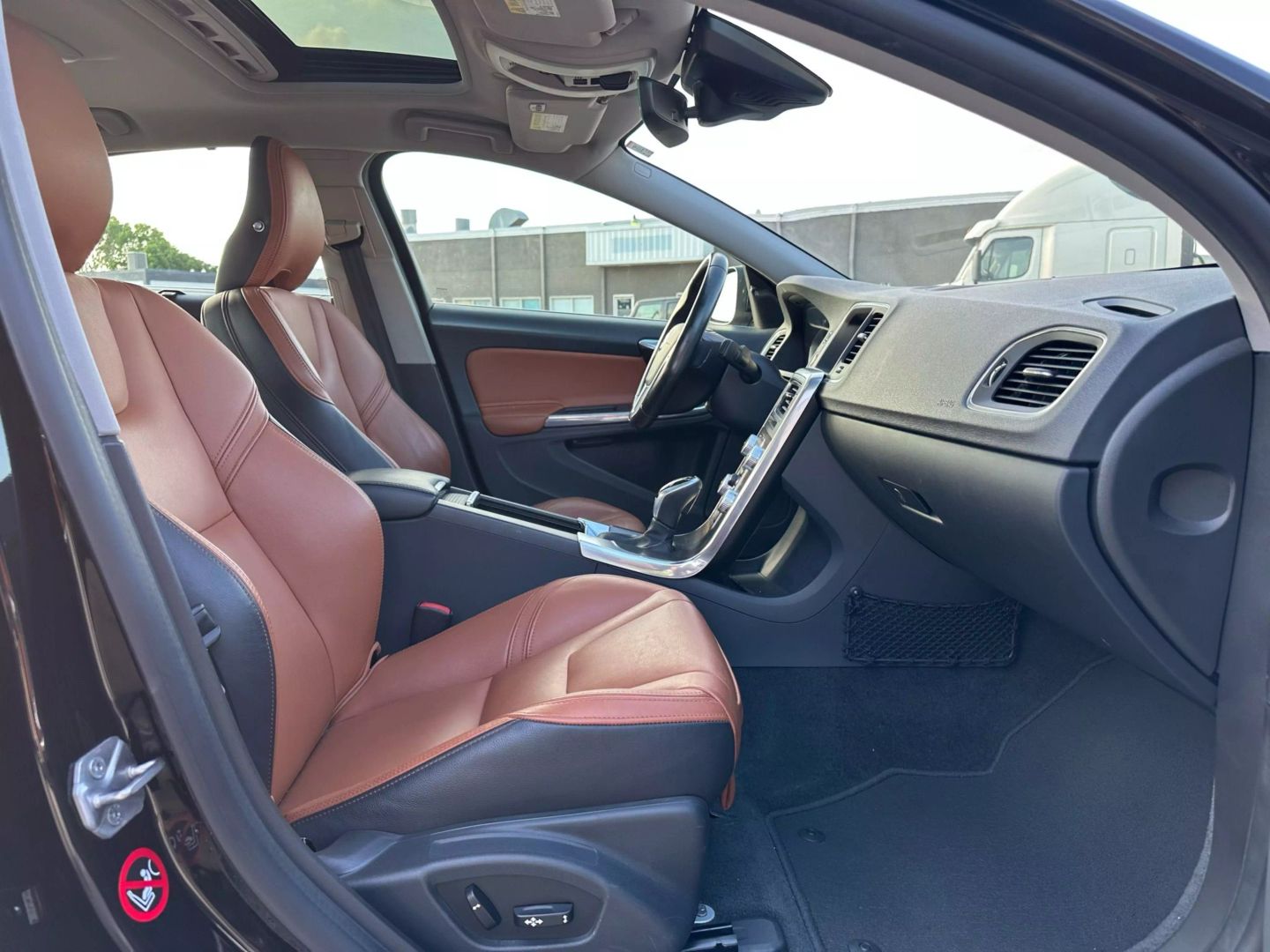 2016 Volvo S60 - Image 20