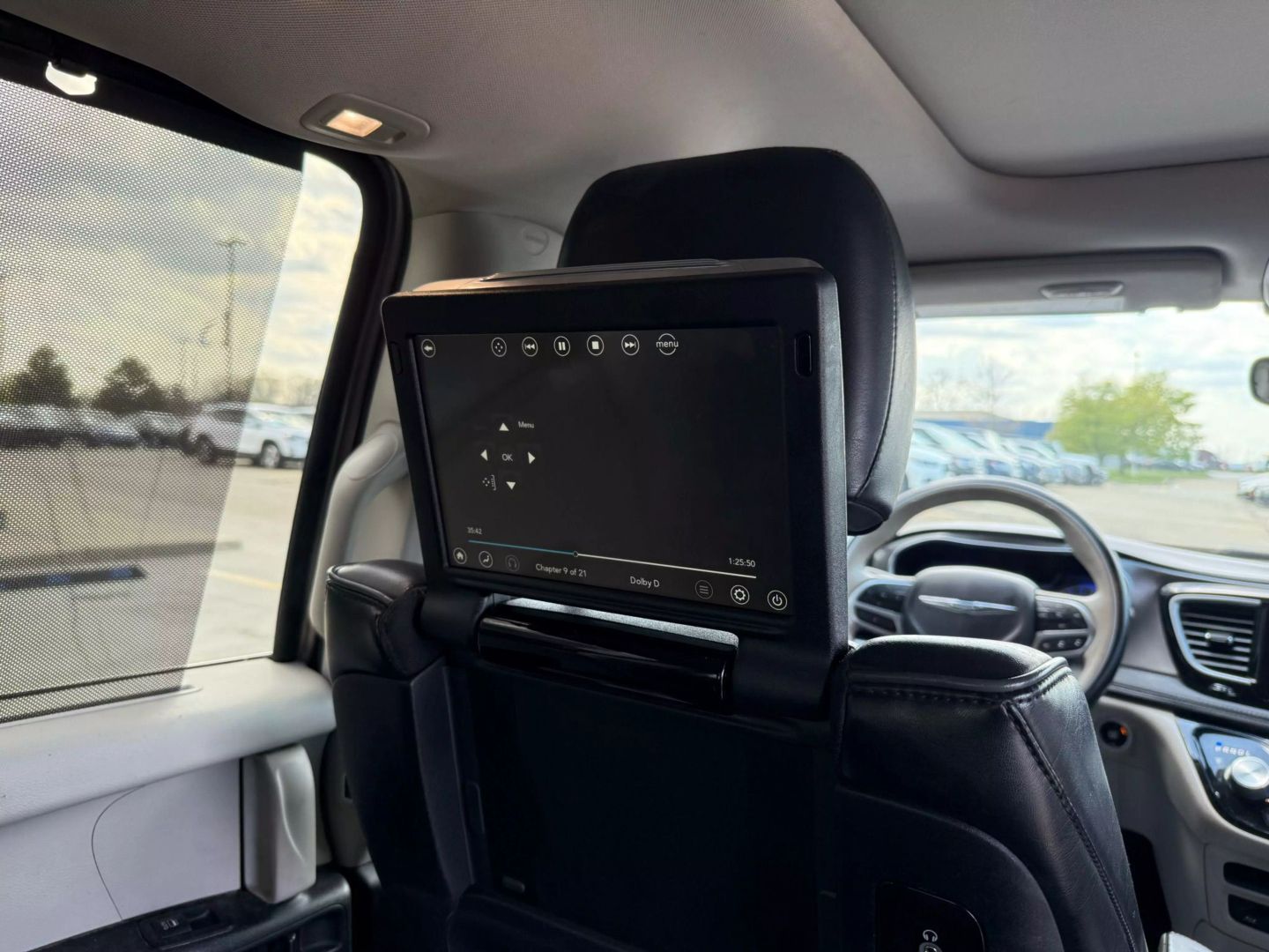 2017 Chrysler Pacifica - Image 29