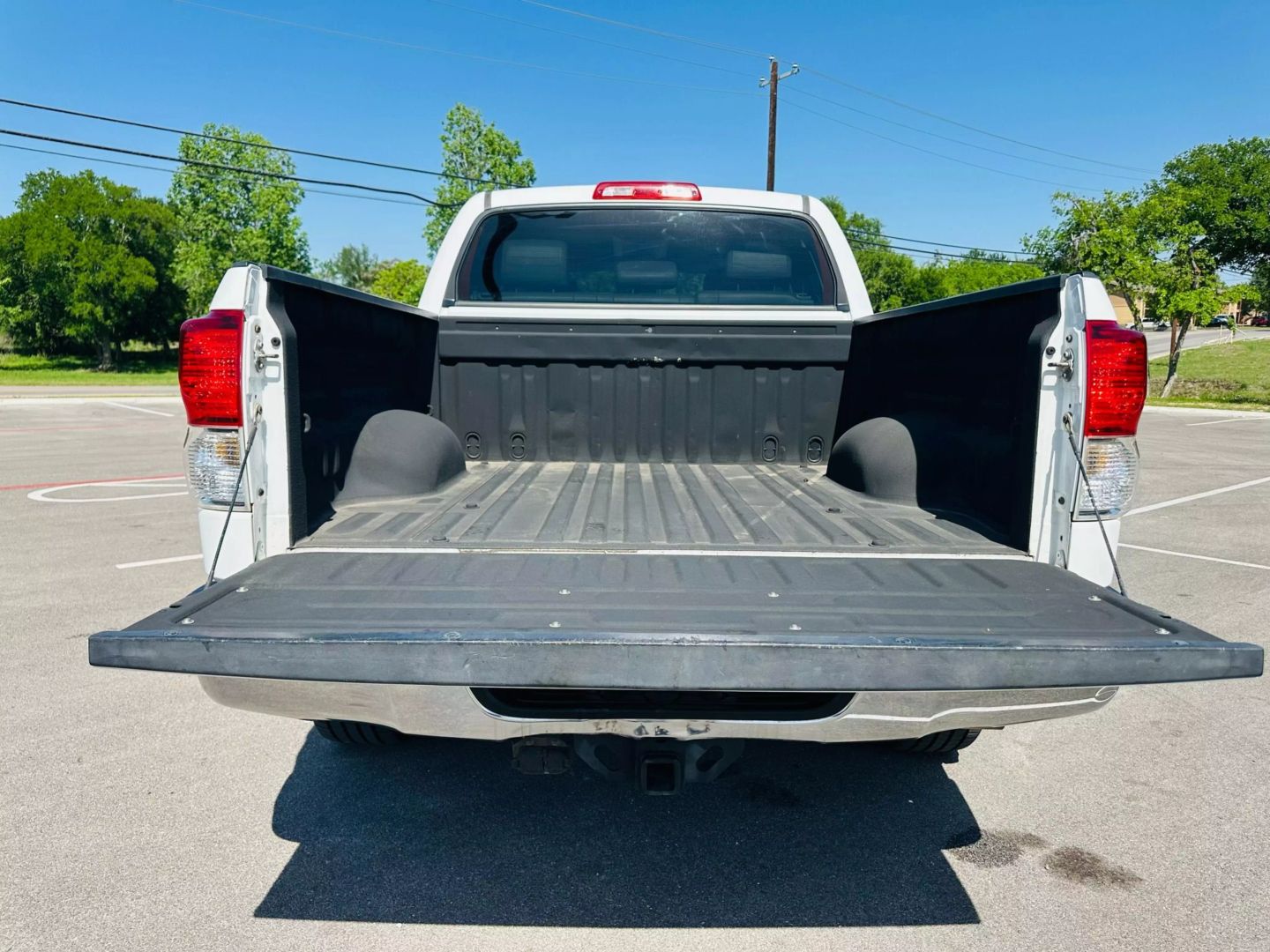 2010 Toyota Tundra Crewmax - Image 10