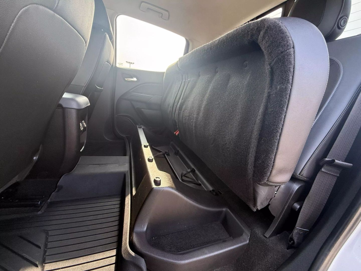2016 Chevrolet Colorado Crew Cab - Image 20