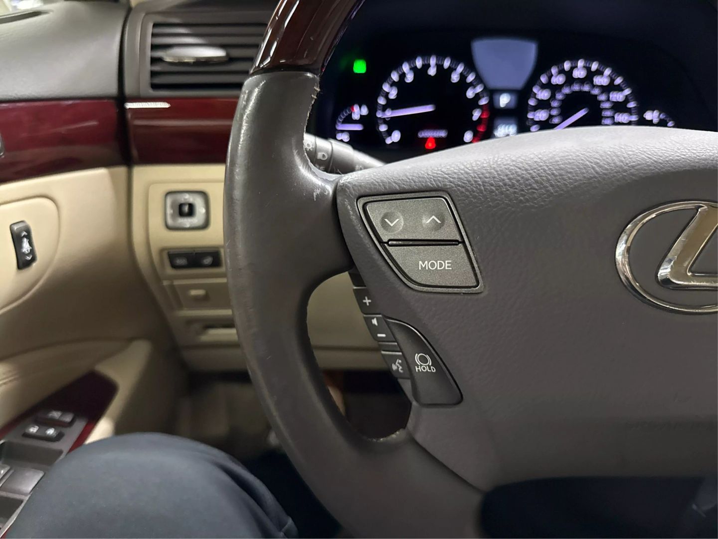 2011 Lexus Ls - Image 25