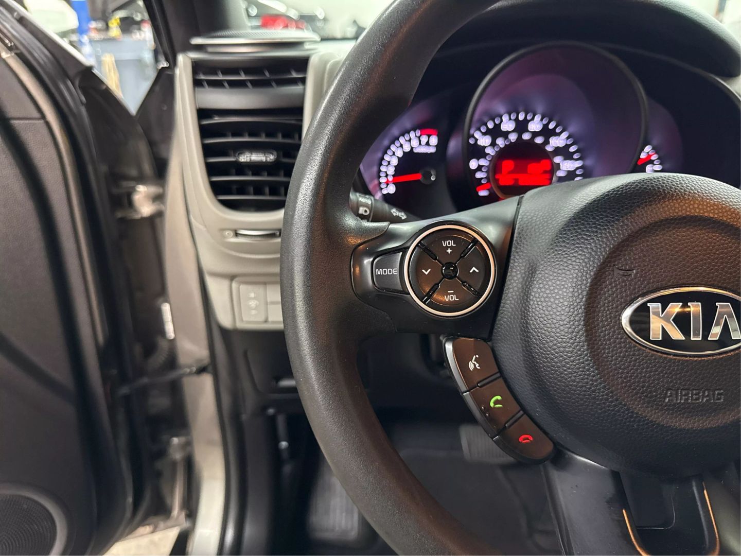 2019 Kia Soul - Image 22