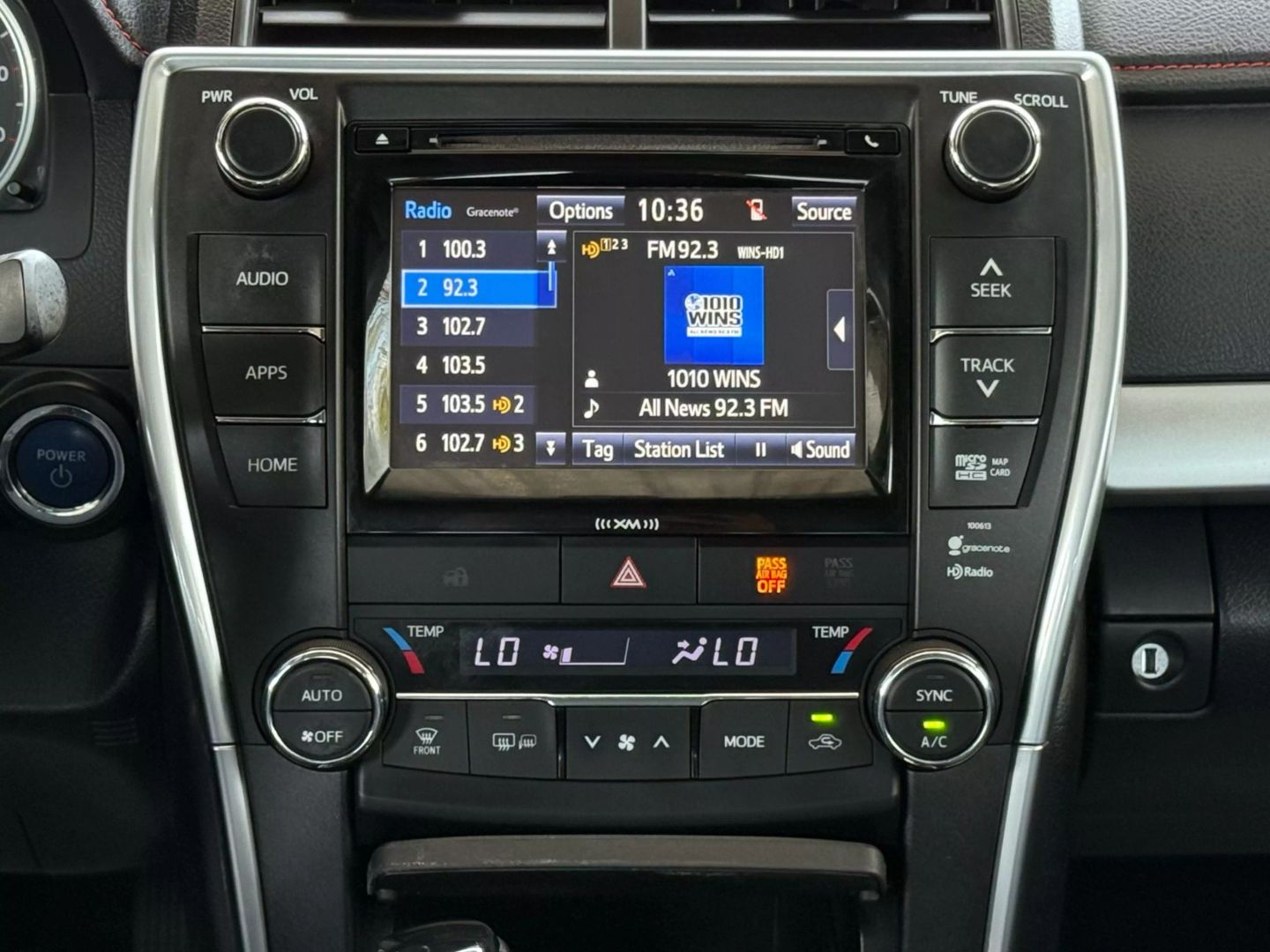 2016 Toyota Camry - Image 28