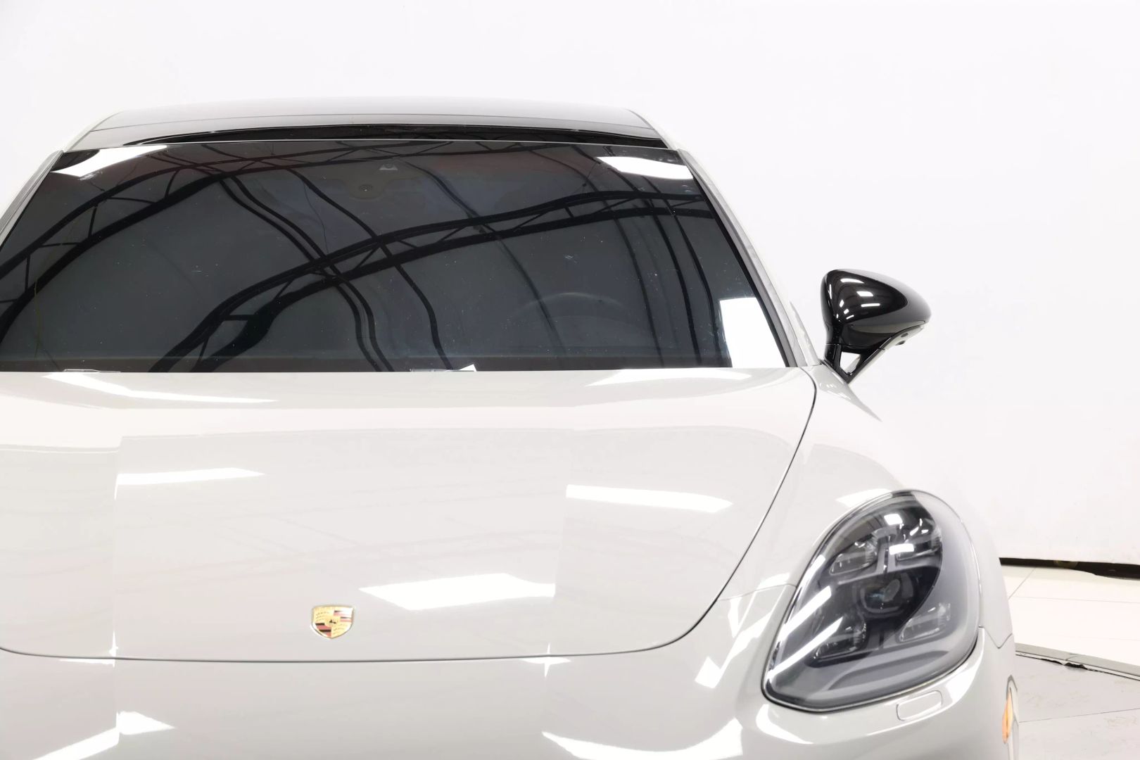 2017 Porsche Panamera - Image 120