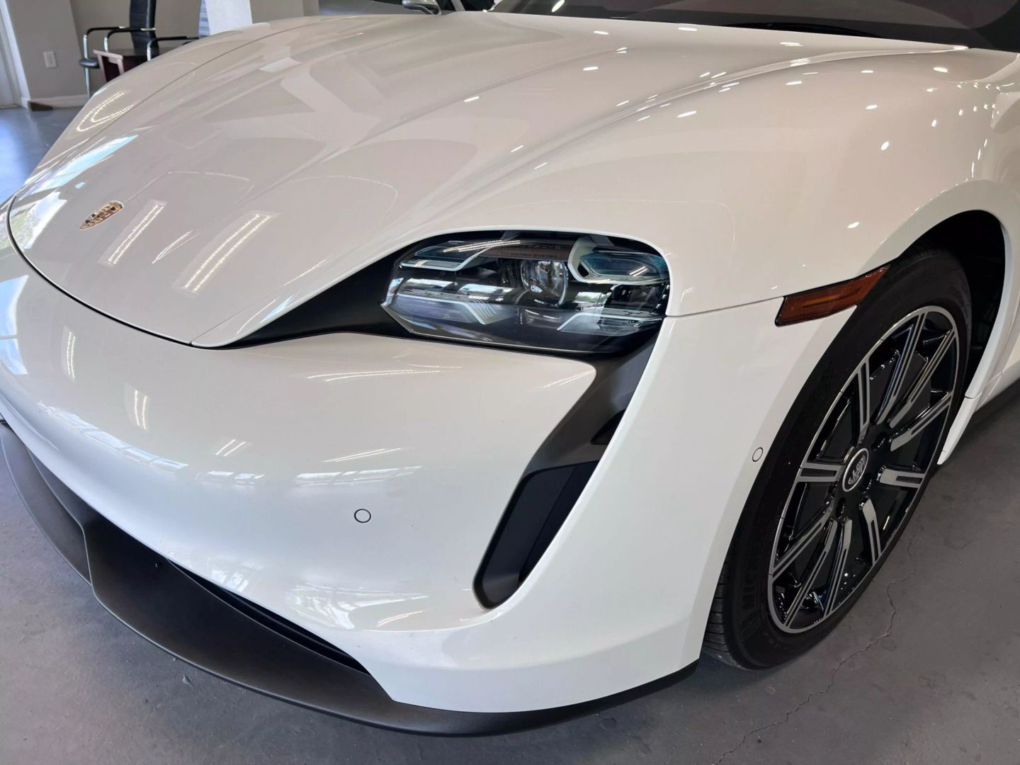 2020 Porsche Taycan 4s Sedan 4d - Image 3