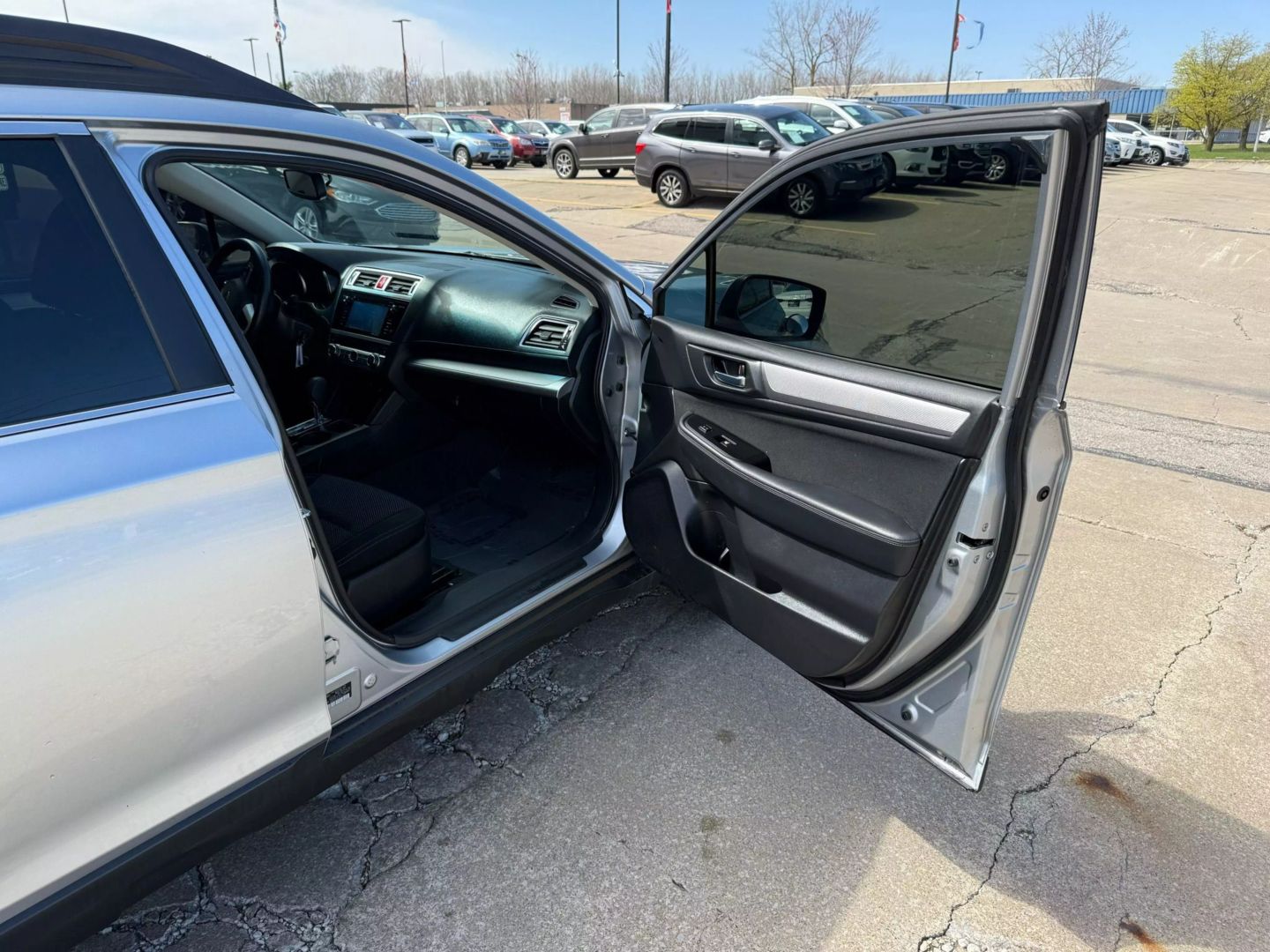 2016 Subaru Outback - Image 21