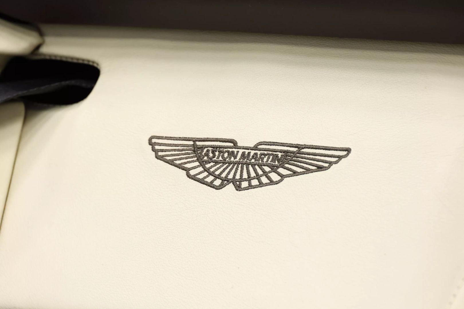 2012 Aston Martin Virage - Image 45