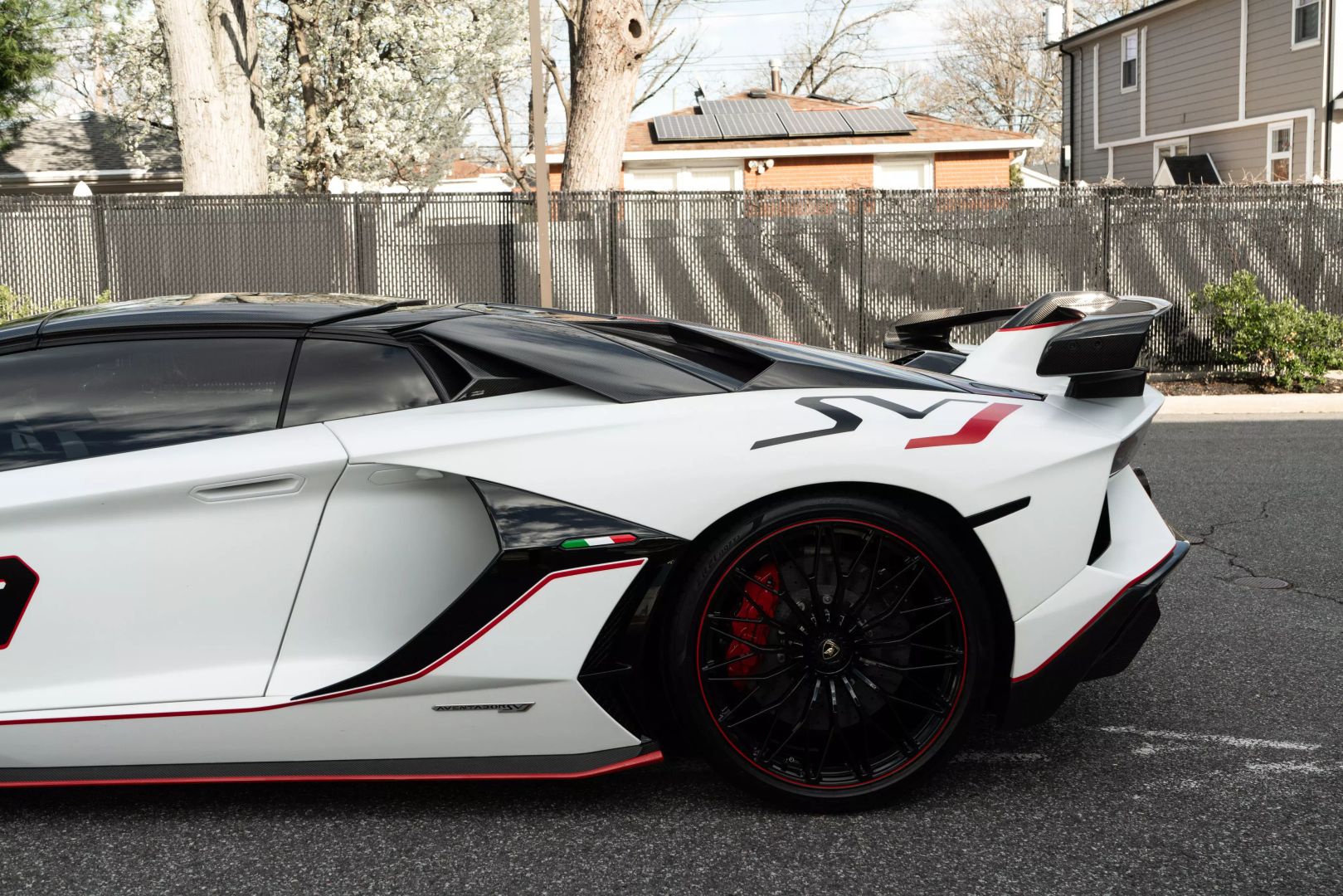 2021 Lamborghini Aventador - Image 25