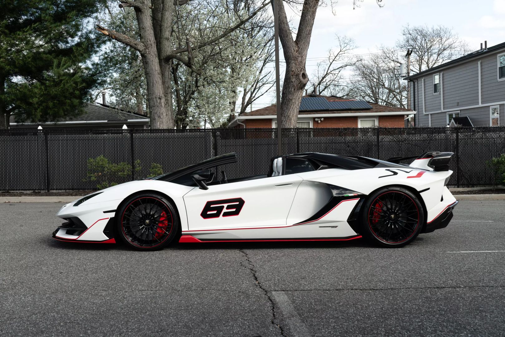 2021 Lamborghini Aventador - Image 20