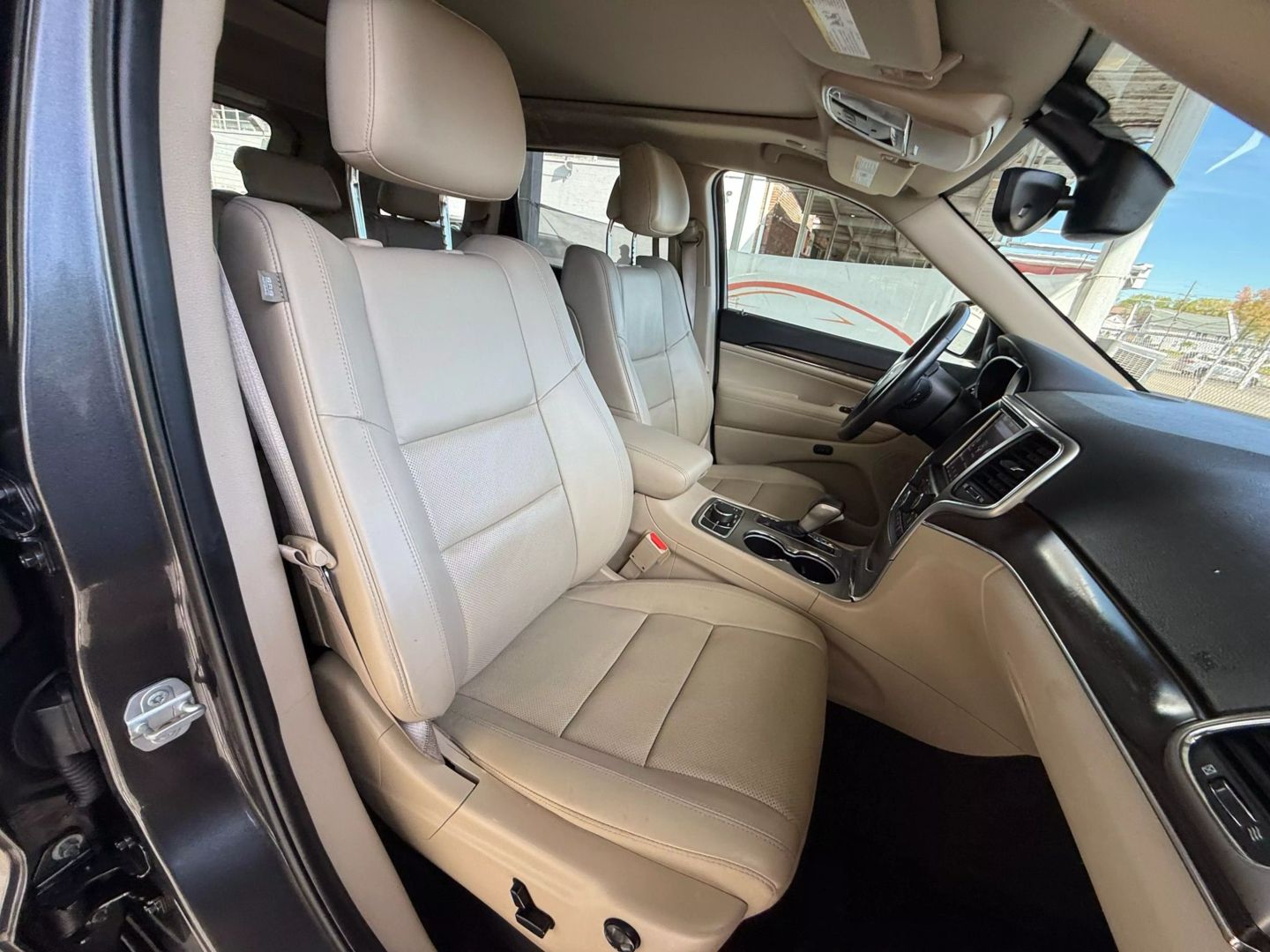 2018 Jeep Grand Cherokee - Image 26