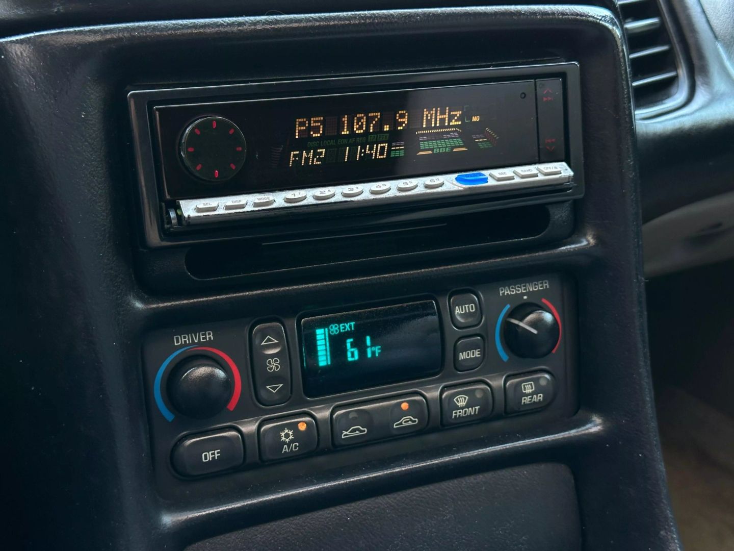 2001 Chevrolet Corvette - Image 28