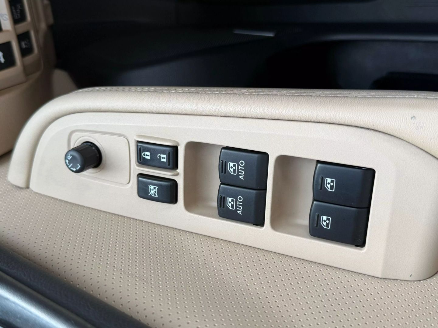 2015 Subaru Legacy - Image 44