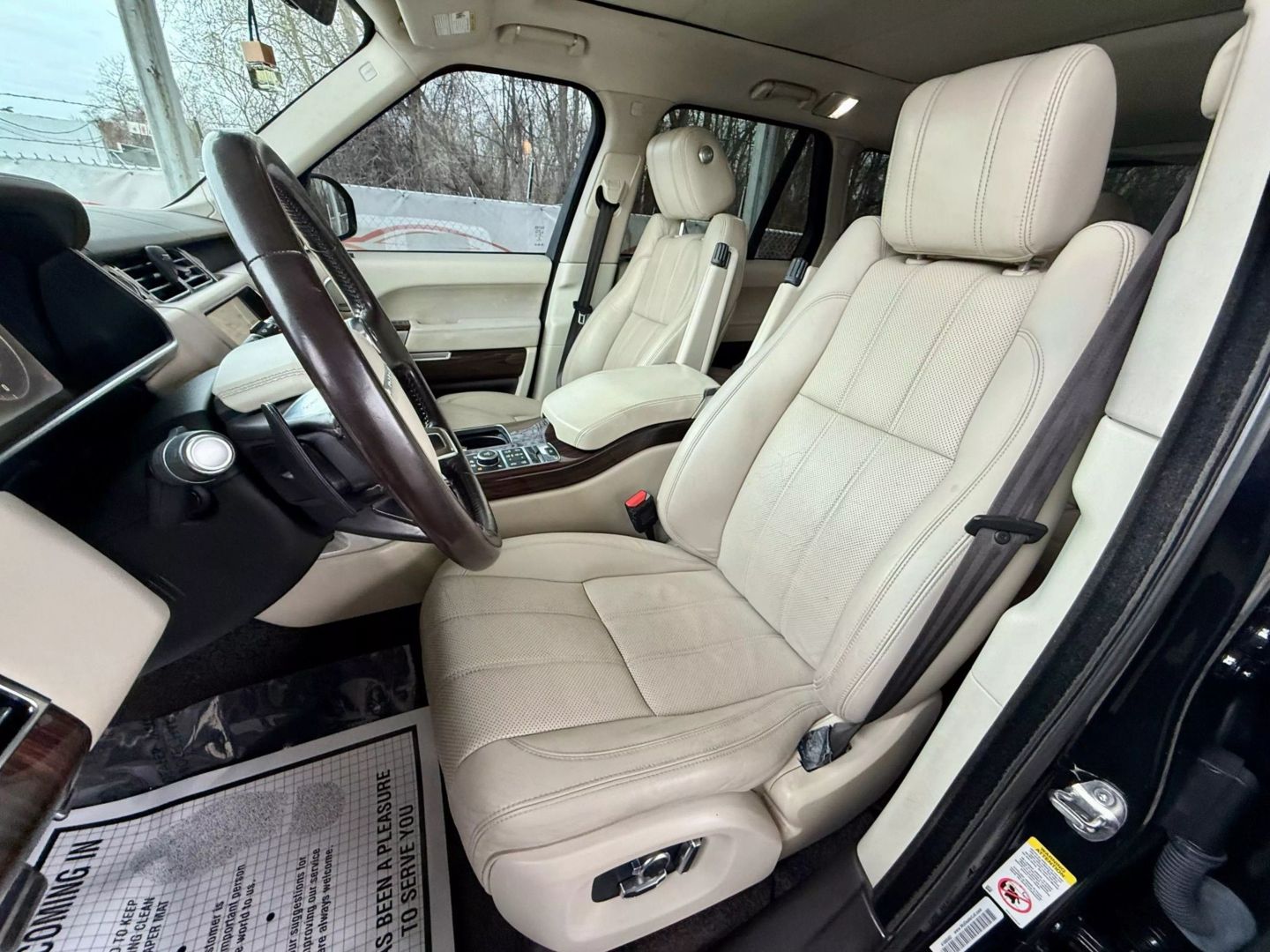 2017 Land Rover Range Rover - Image 16