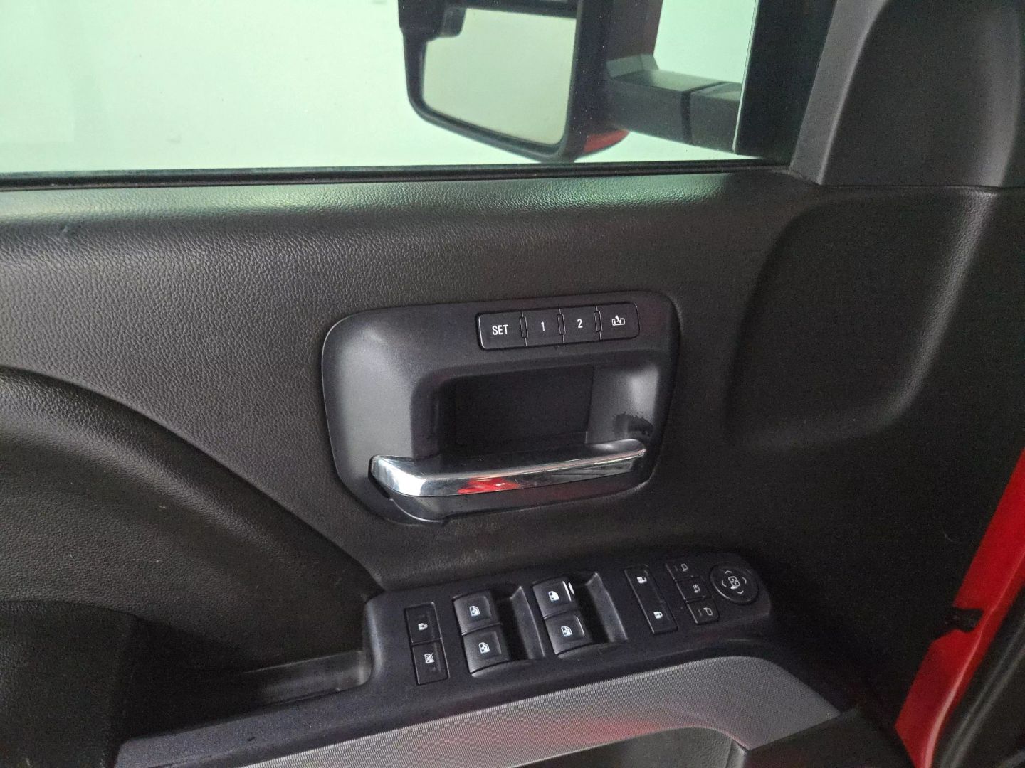 2014 Chevrolet Silverado 1500 Crew Cab - Image 26