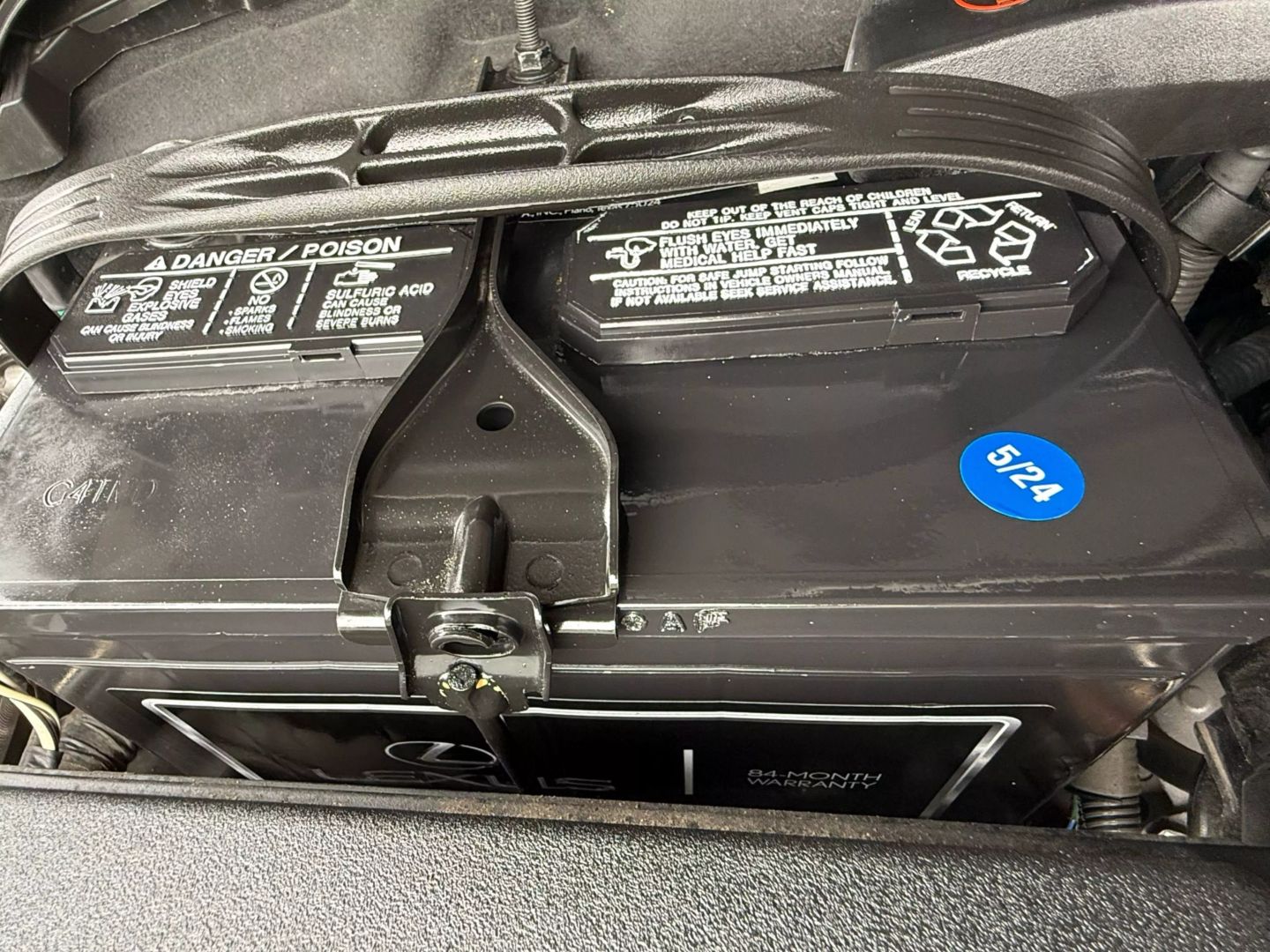 2015 Lexus Is - Image 28