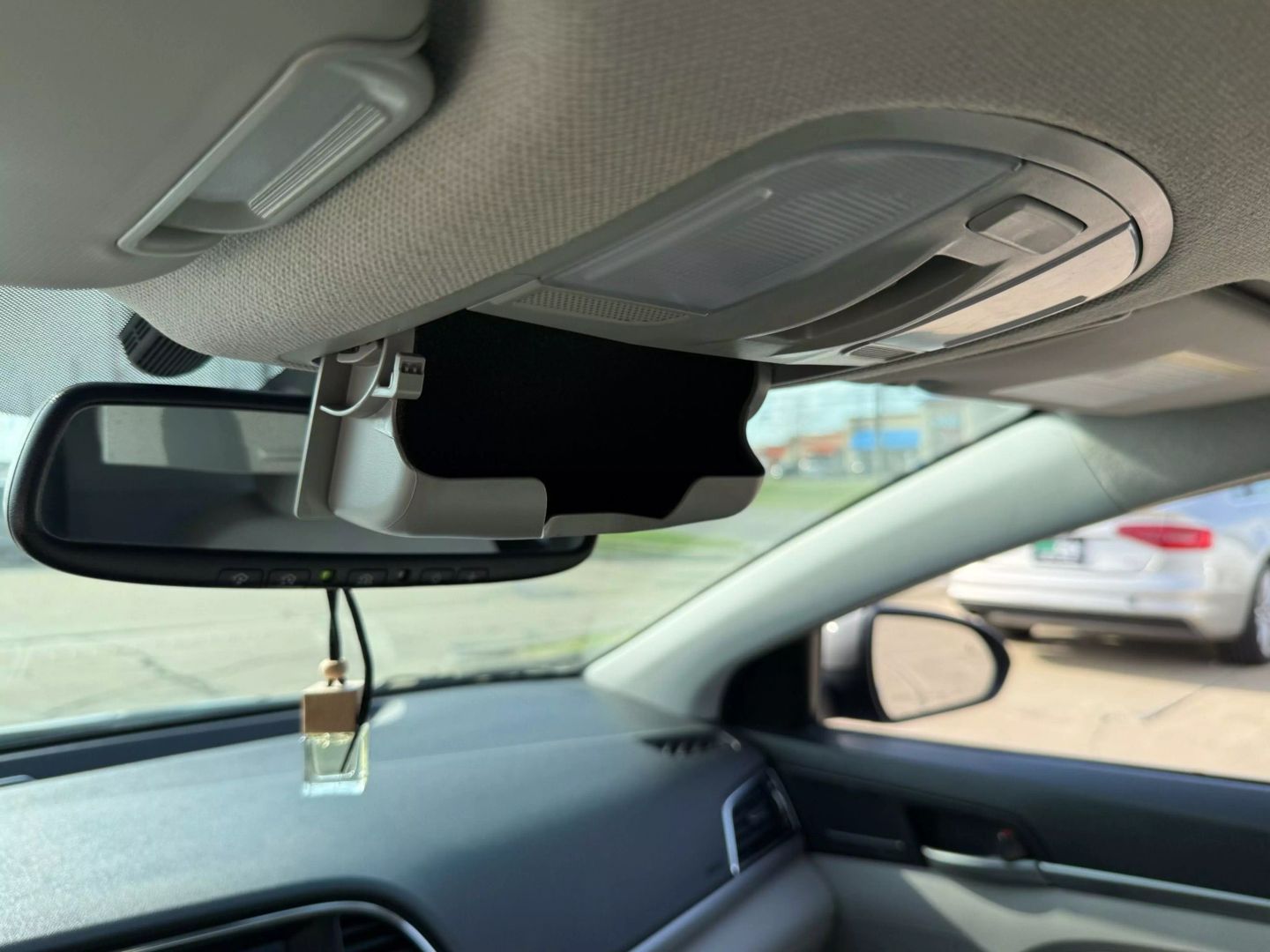 2018 Hyundai Elantra - Image 43