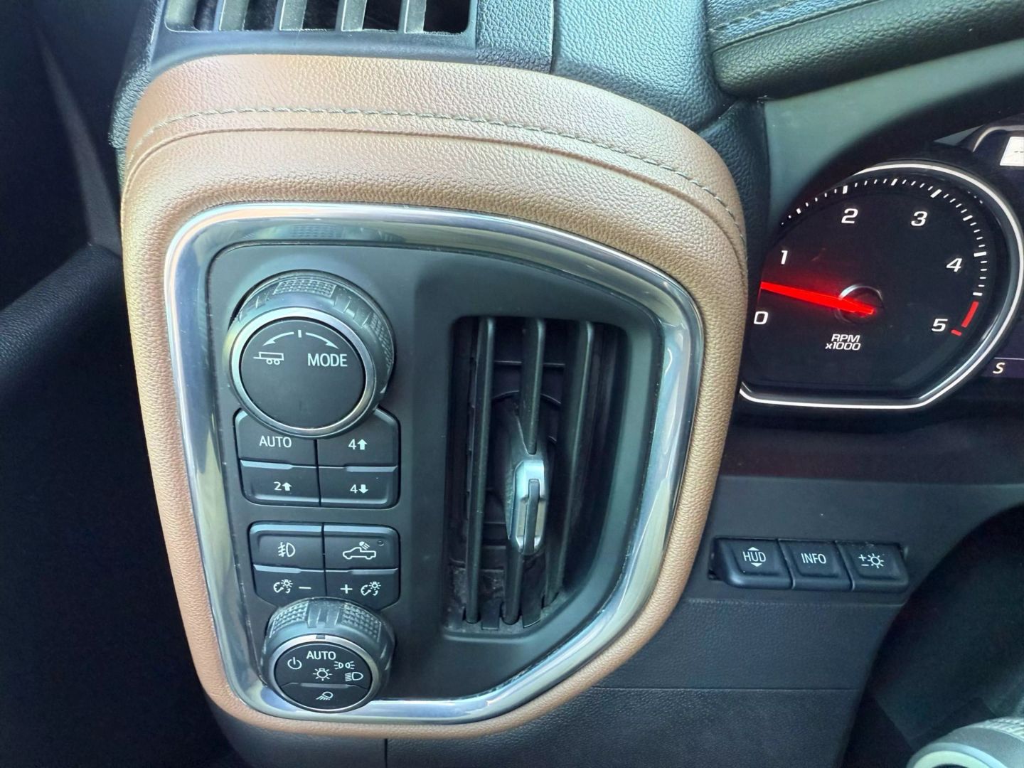 2021 Chevrolet Silverado 2500 Hd Crew Cab - Image 29
