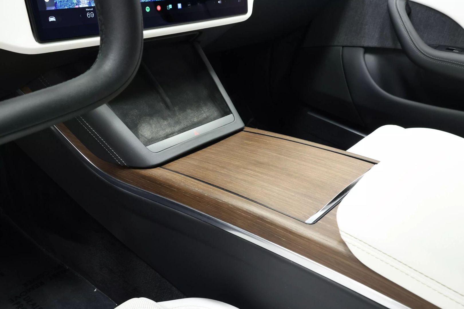 2022 Tesla Model S - Image 39