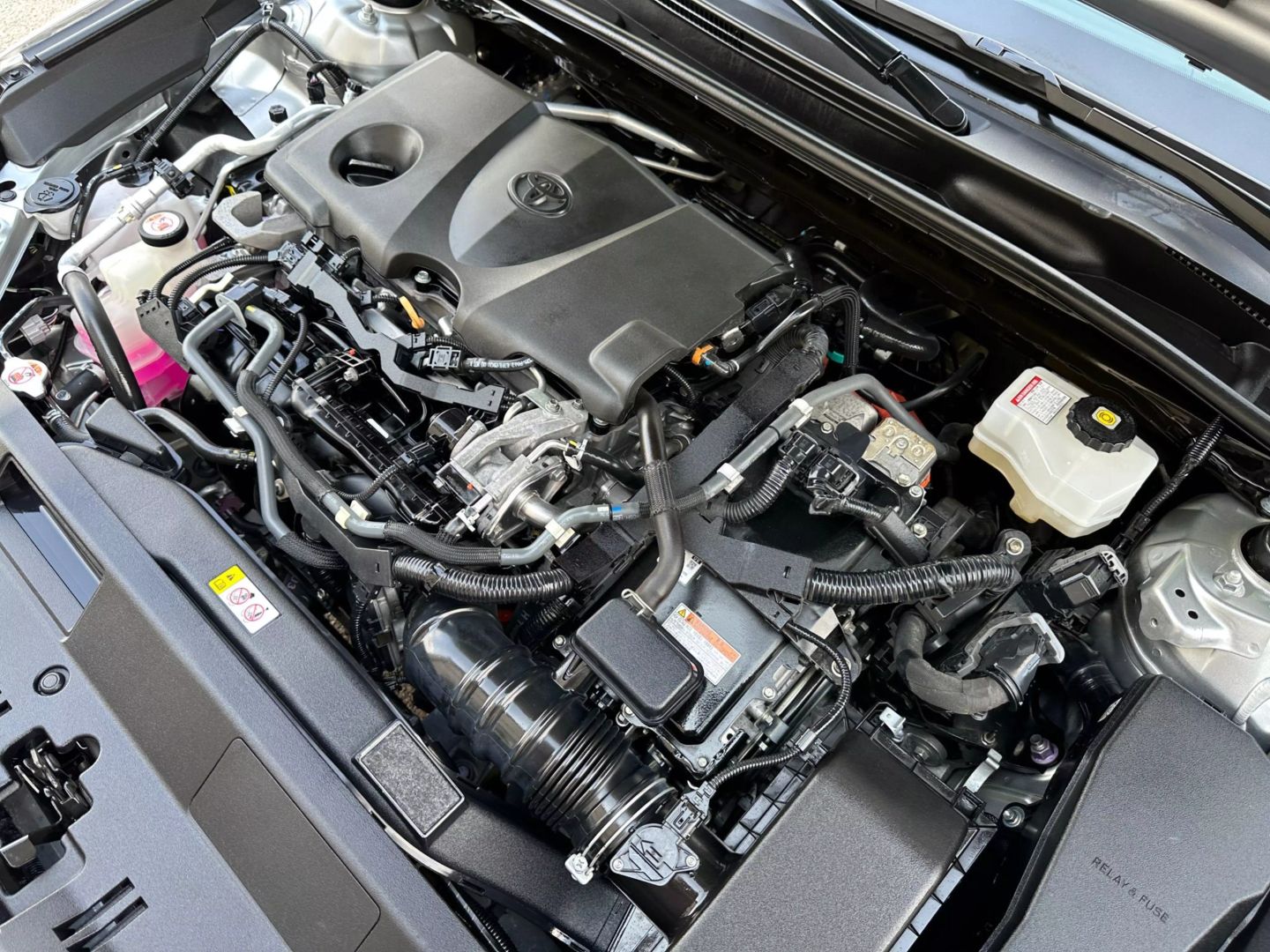 2020 Toyota Camry Hybrid - Image 50