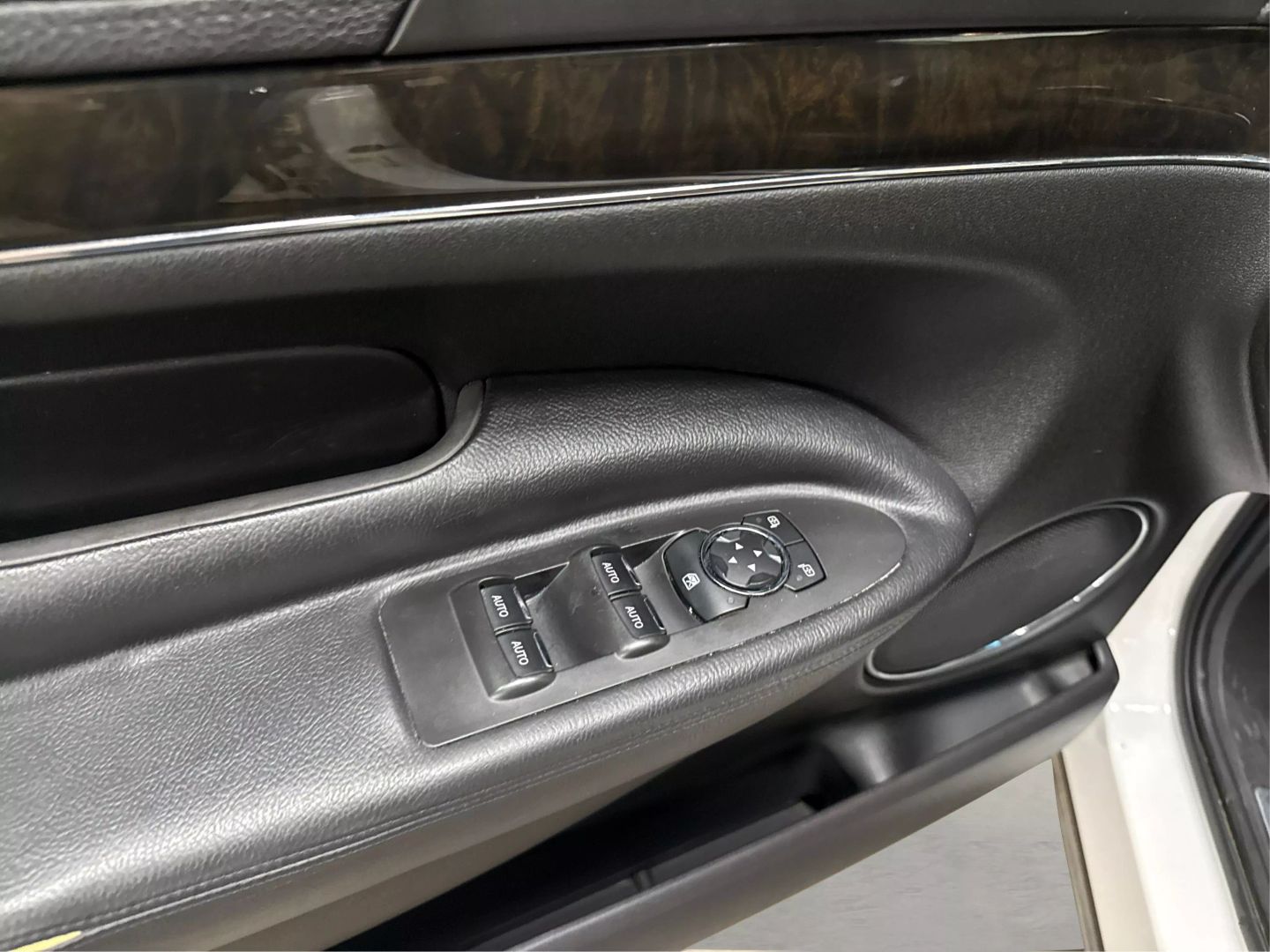 2017 Lincoln Mkt - Image 29