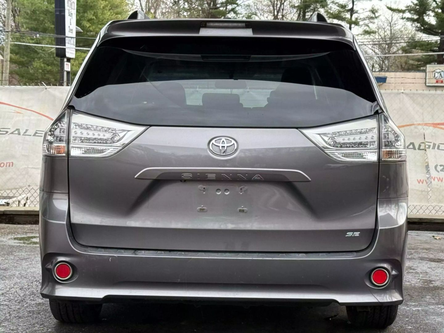 2013 Toyota Sienna - Image 10