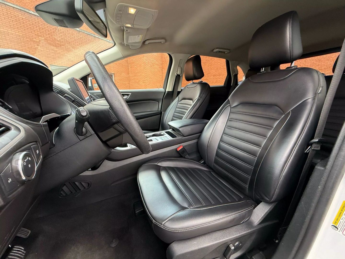 2022 Ford Edge - Image 2
