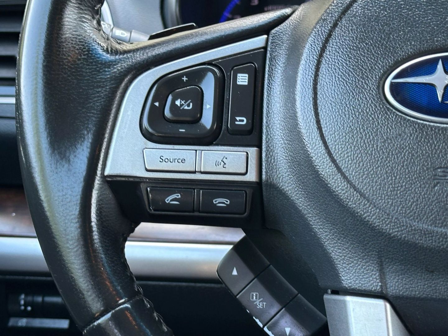 2015 Subaru Outback - Image 30