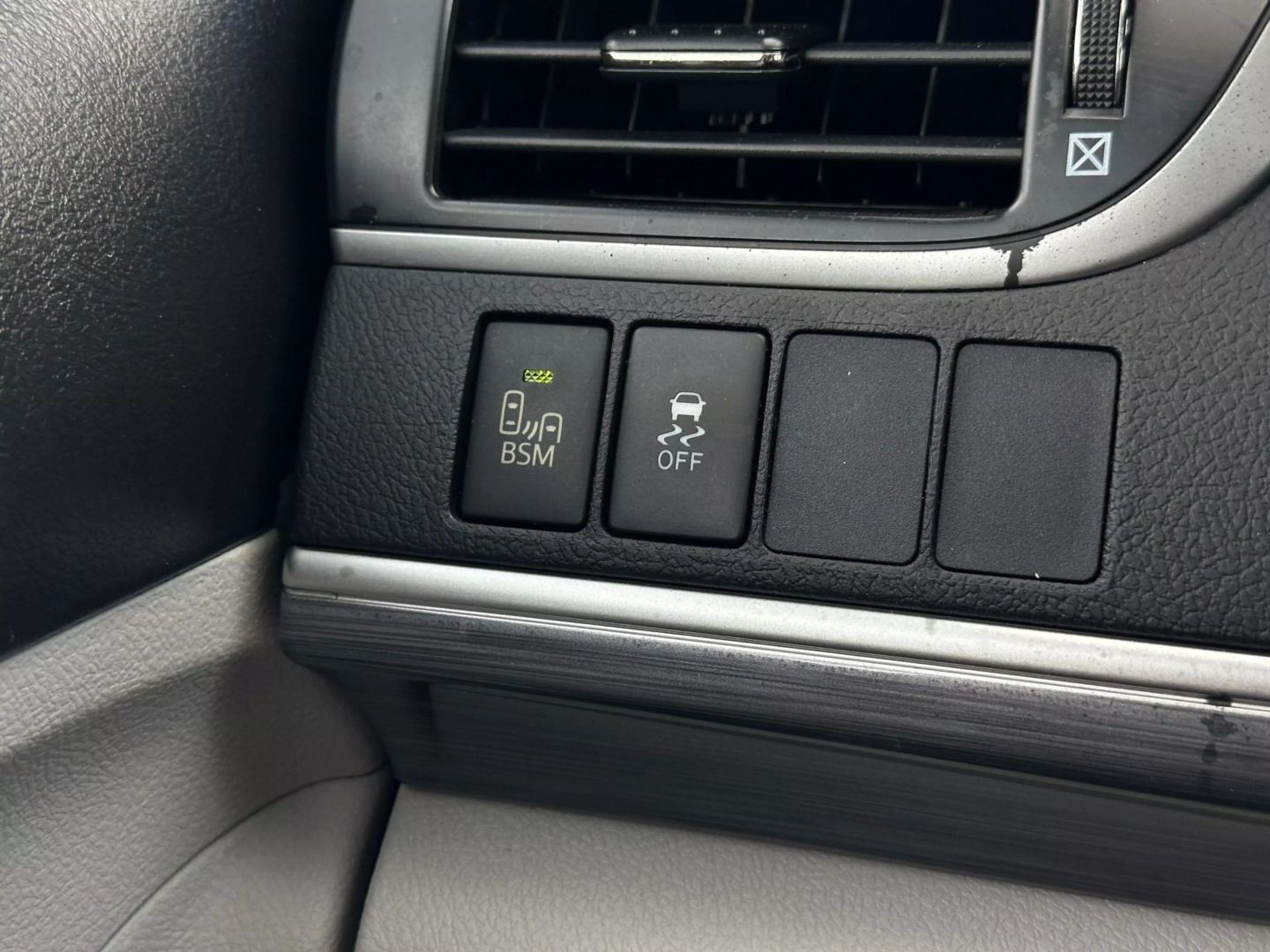 2012 Toyota Camry - Image 32