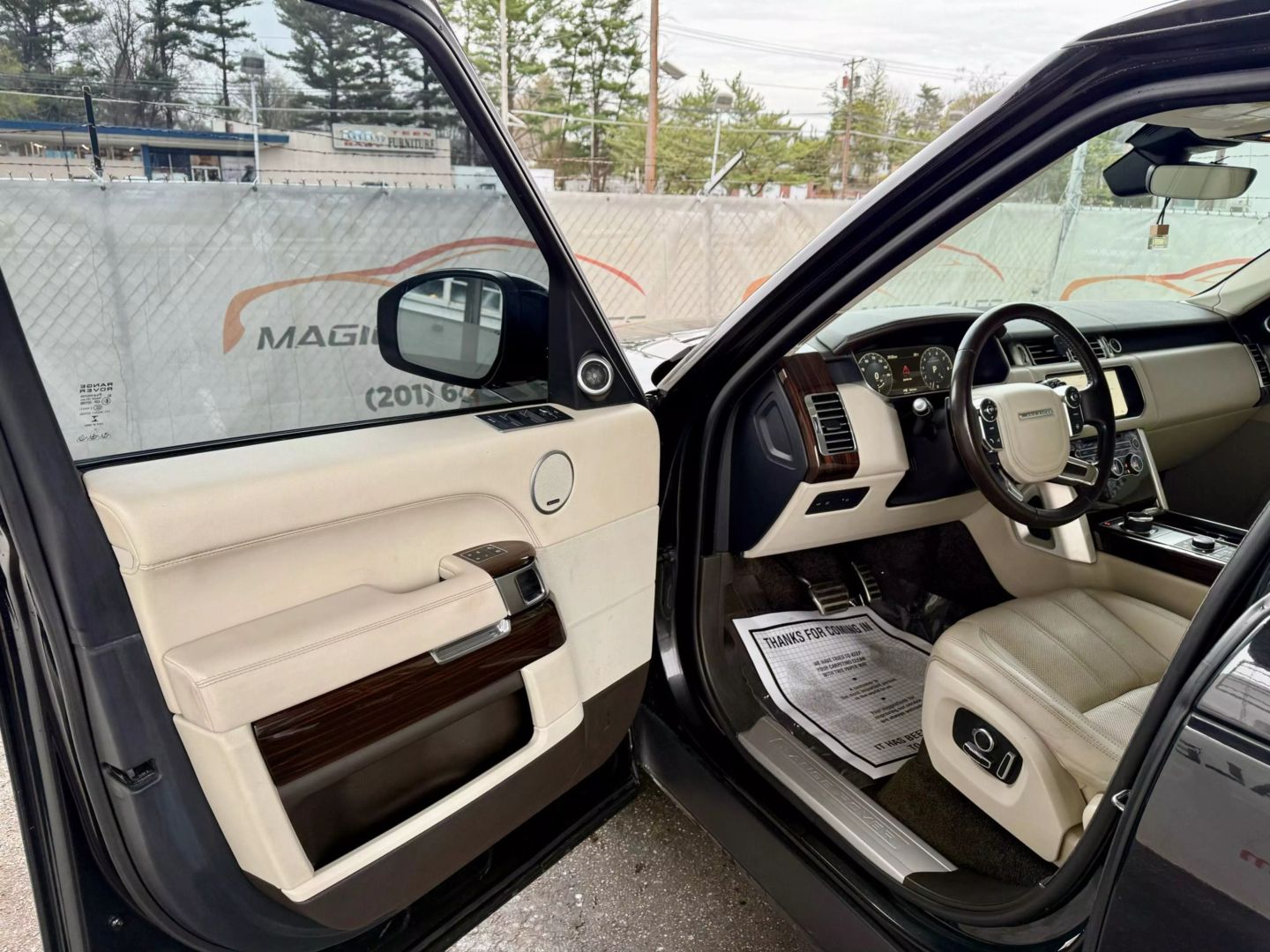 2017 Land Rover Range Rover - Image 14