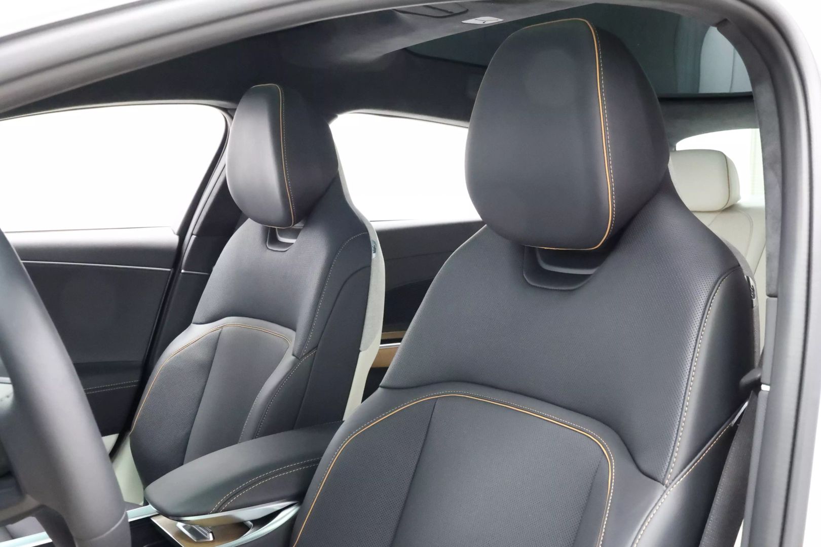 2023 Lucid Air - Image 16