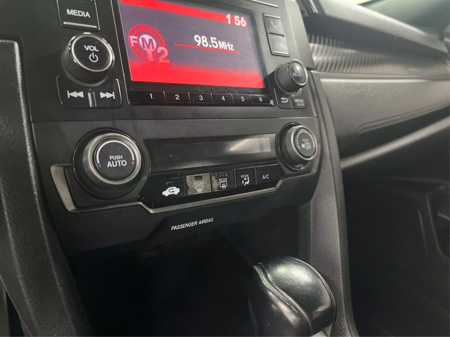 2018 Honda Civic - Image 25