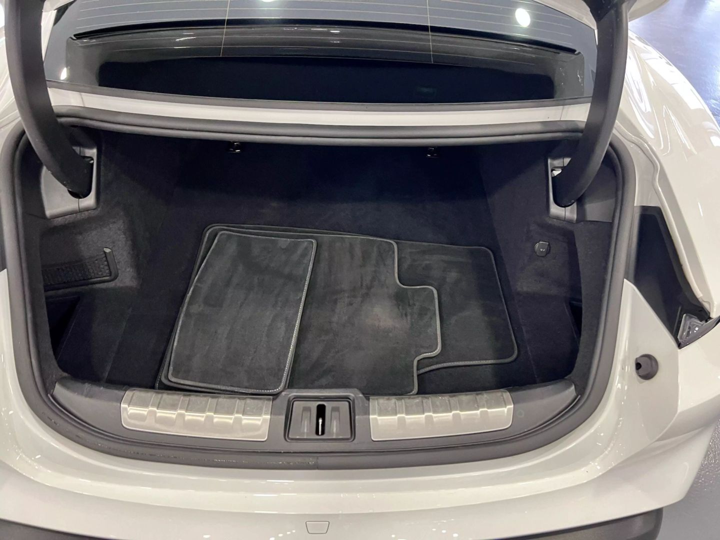 2020 Porsche Taycan 4s Sedan 4d - Image 36