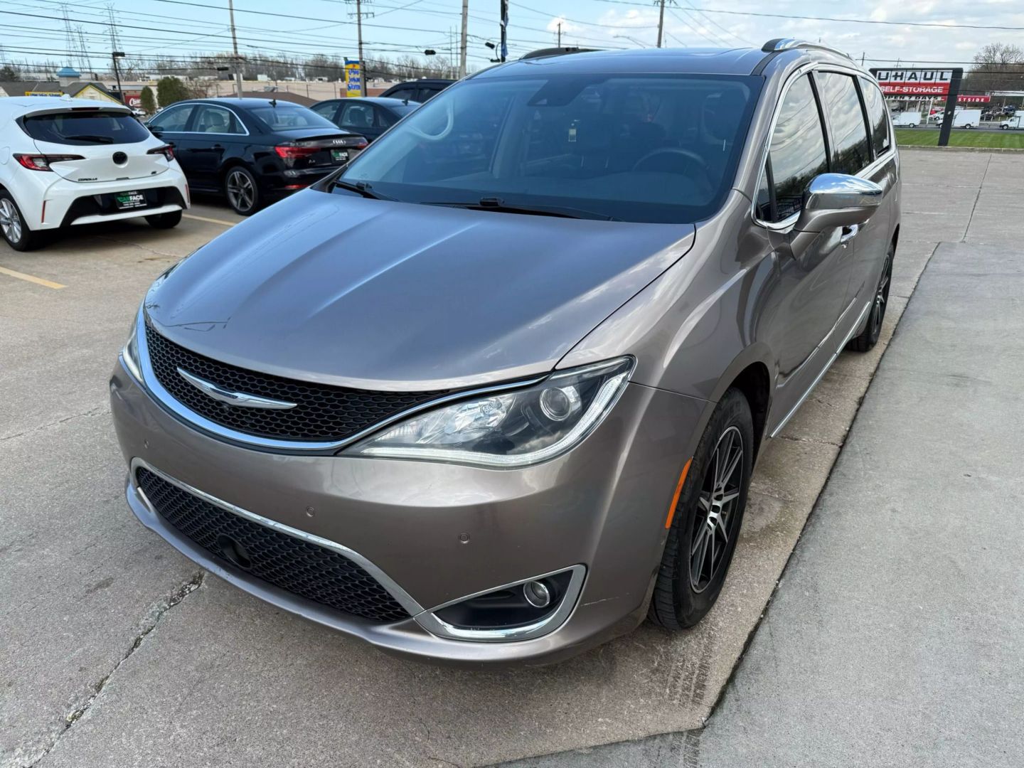 2017 Chrysler Pacifica - Image 4