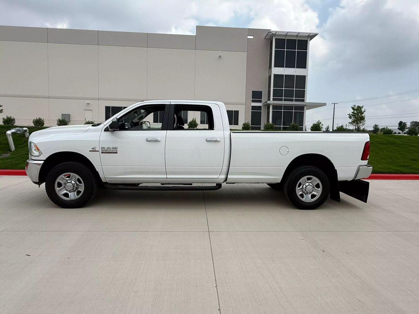 2018 Ram 3500 Crew Cab - Image 26