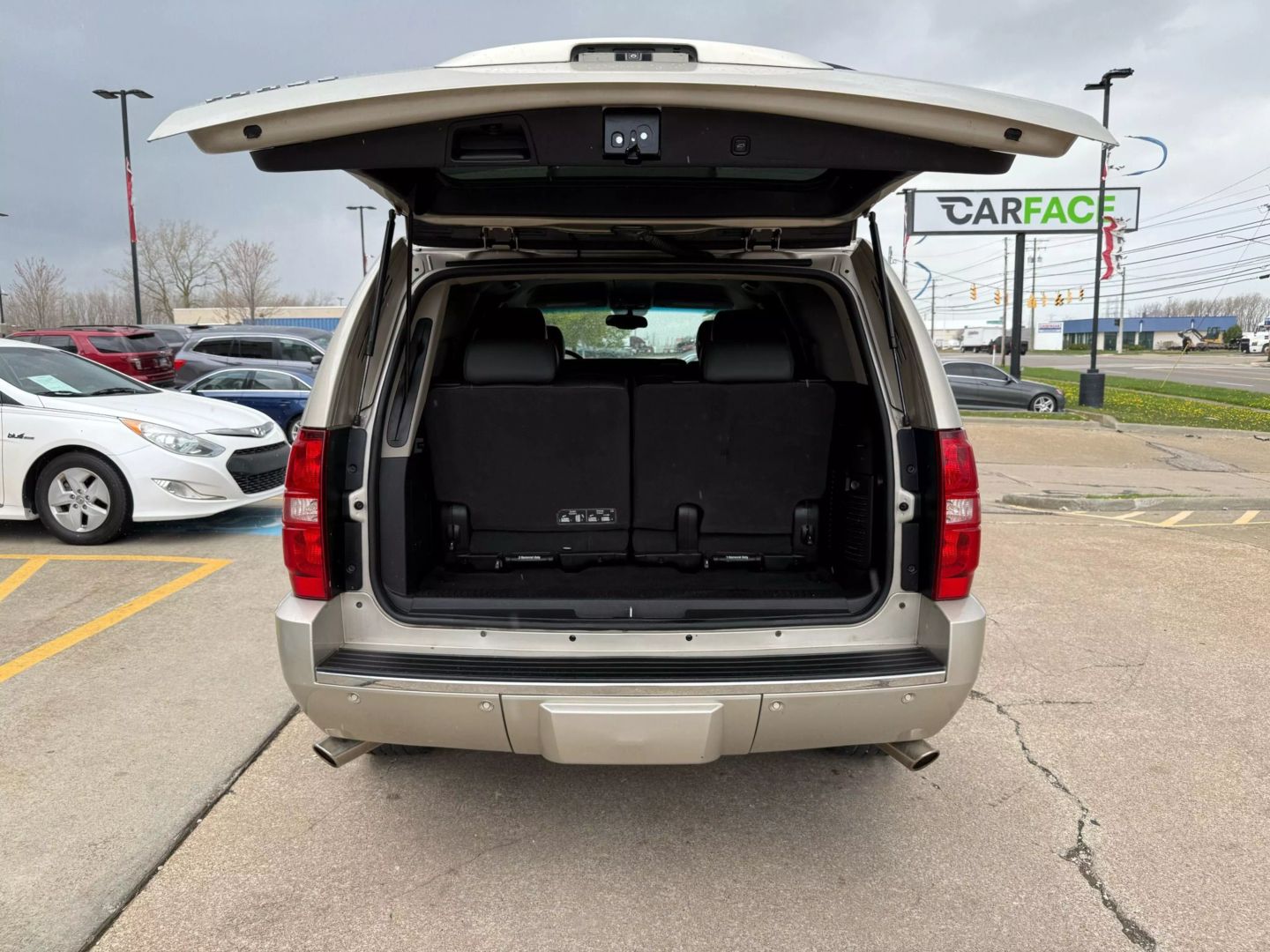 2013 Chevrolet Tahoe - Image 11