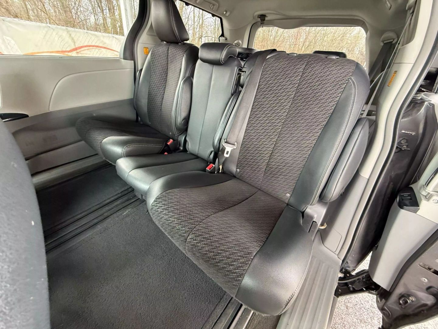 2013 Toyota Sienna - Image 18