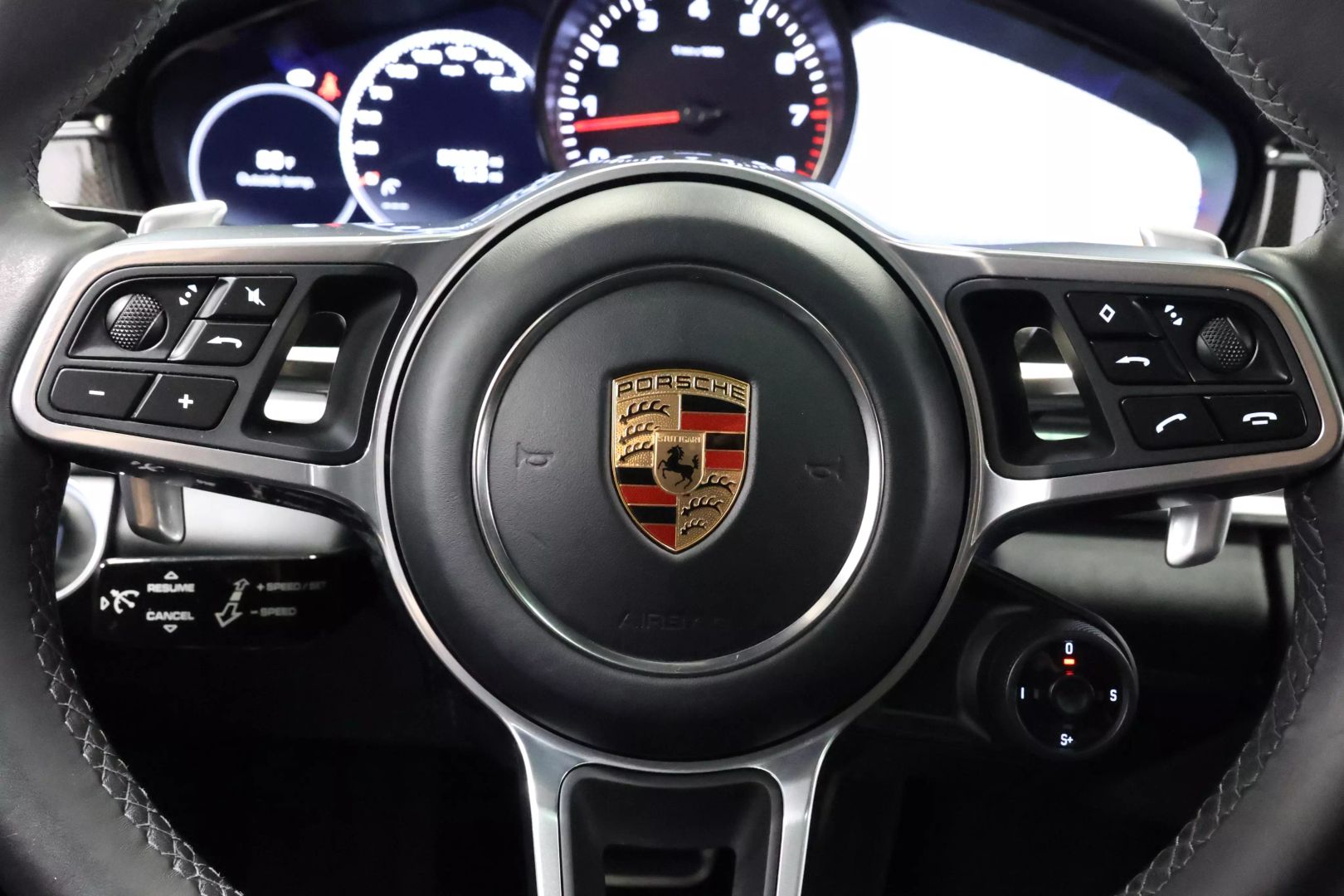 2017 Porsche Panamera - Image 26