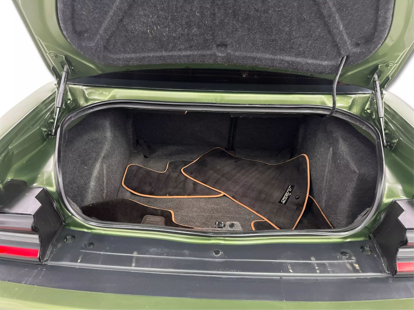 2019 Dodge Challenger - Image 10