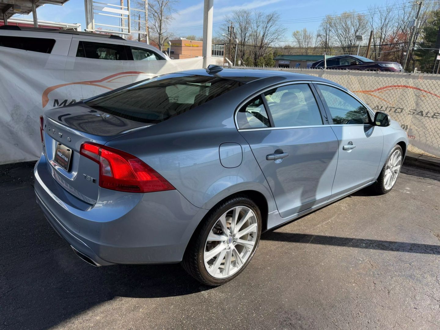 2017 Volvo S60 - Image 12