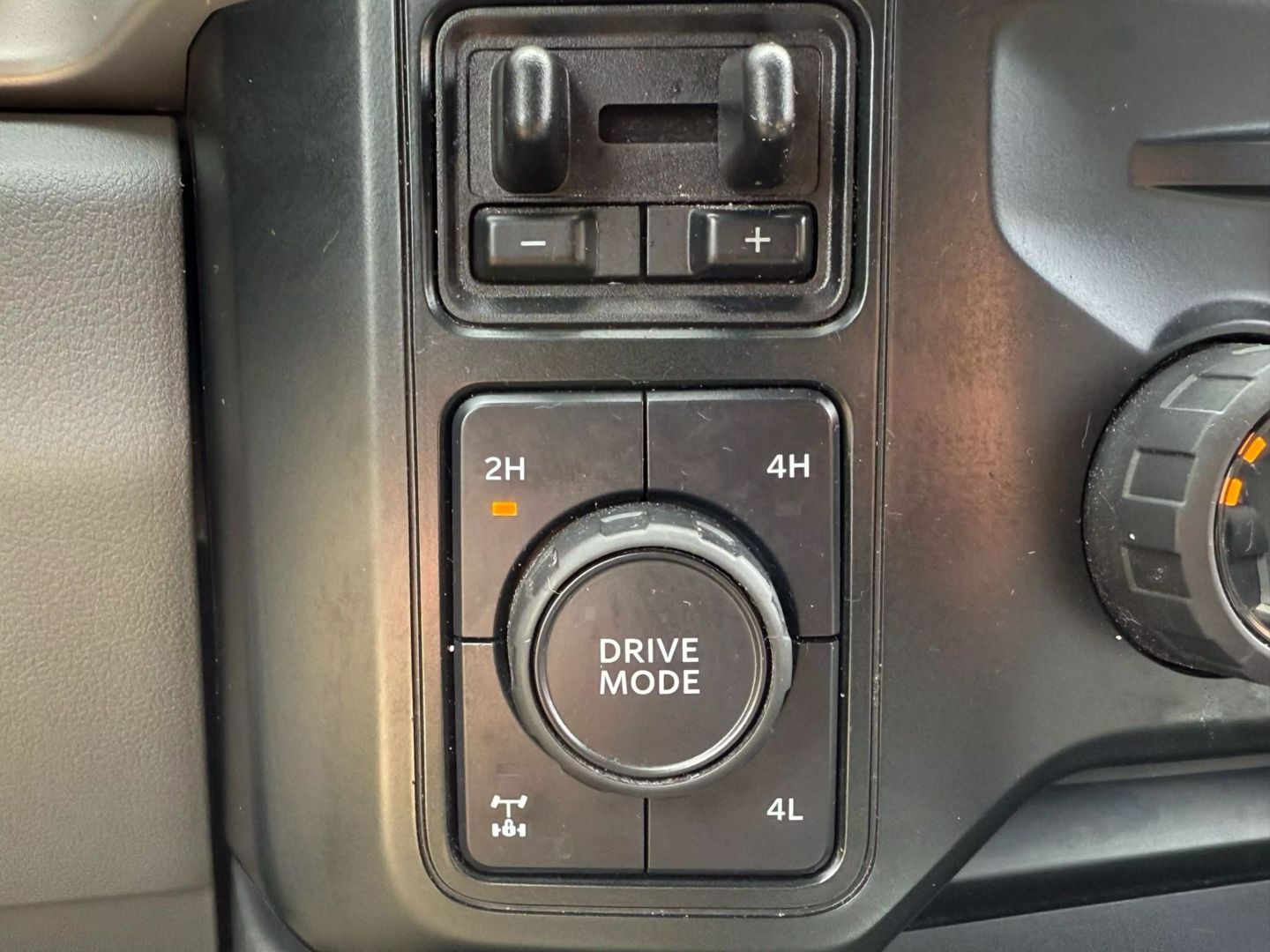 2023 Ford F250 Super Duty Crew Cab - Image 30